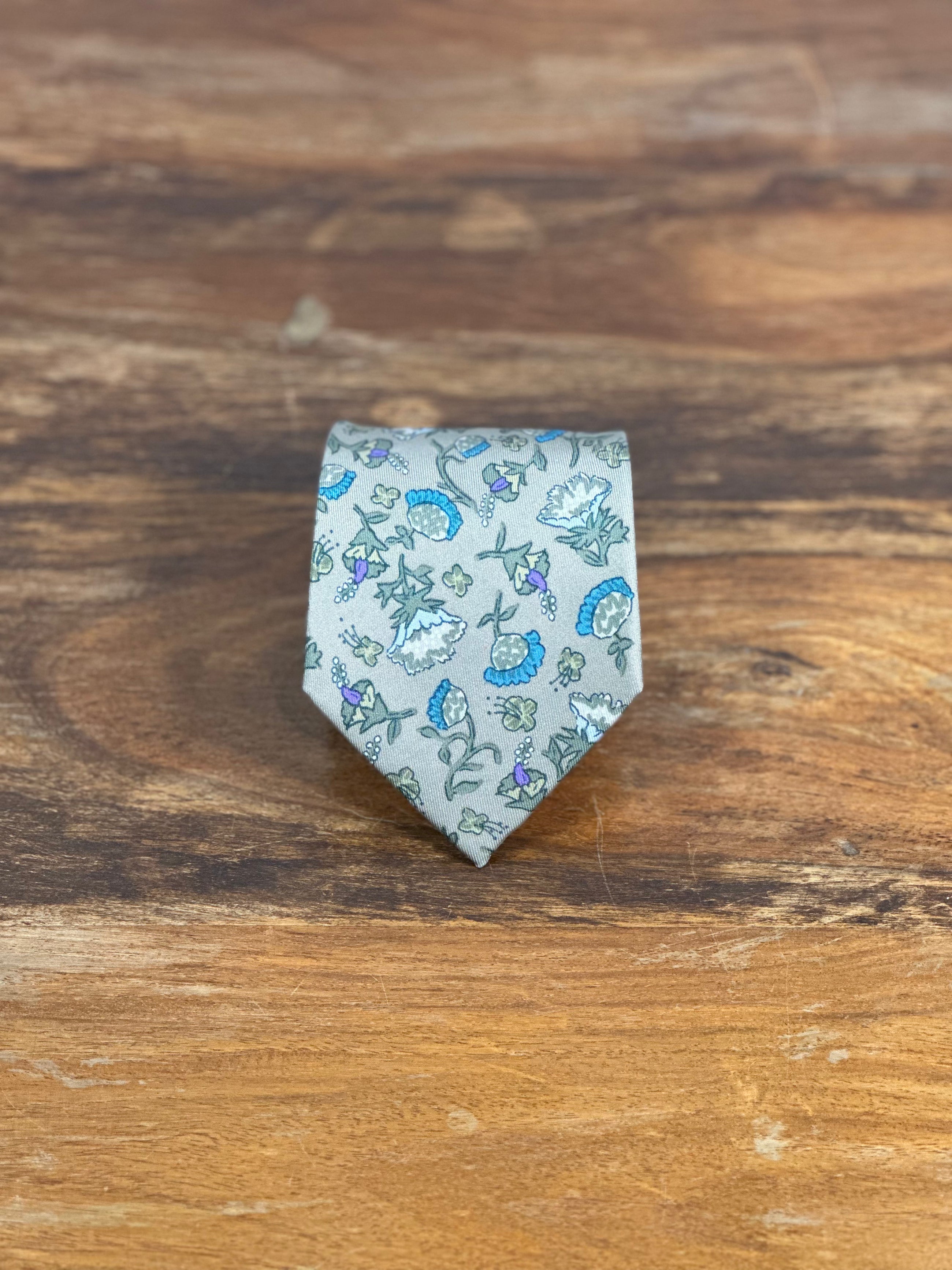 Corbata Hermés gris