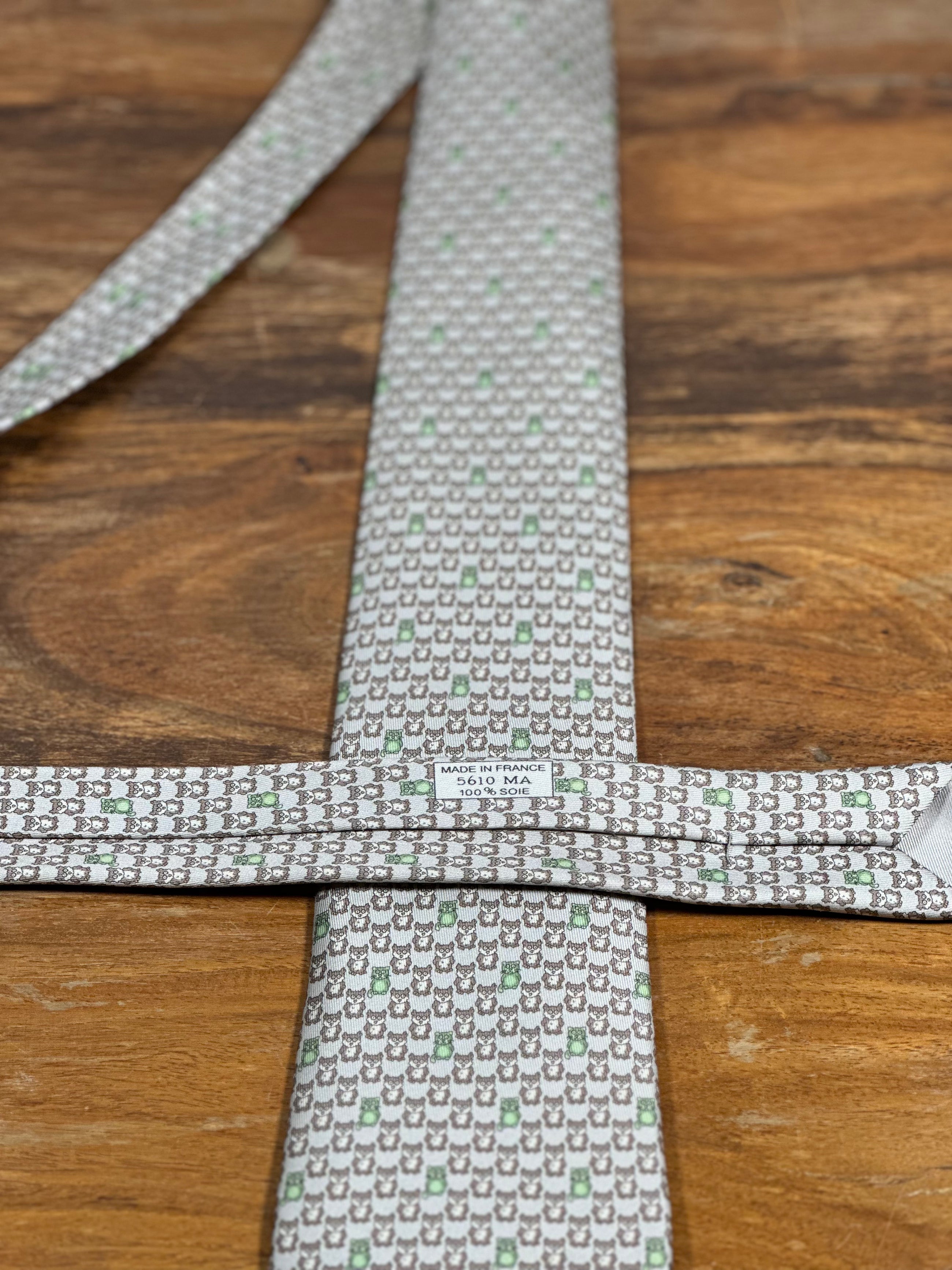 Corbata Hermés gris