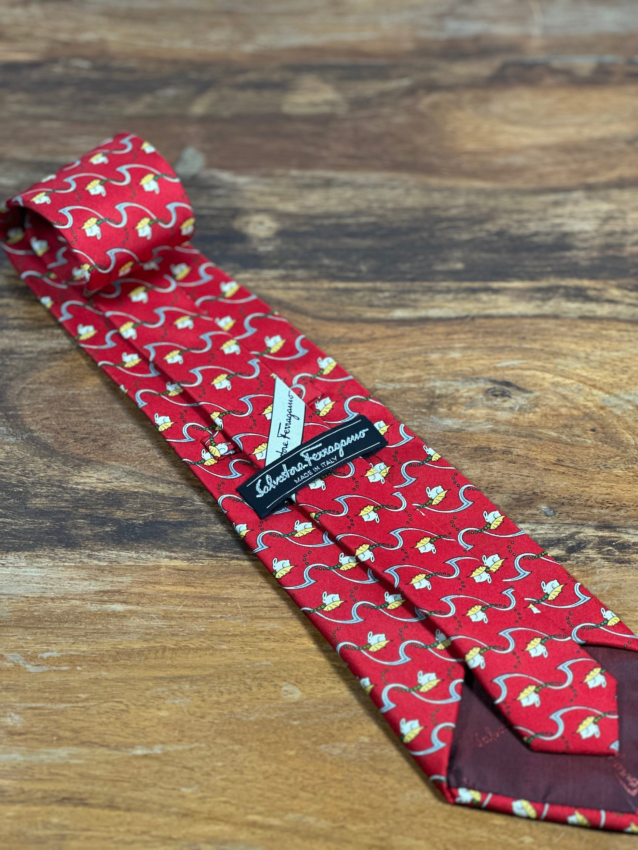 Corbata Ferragamo roja