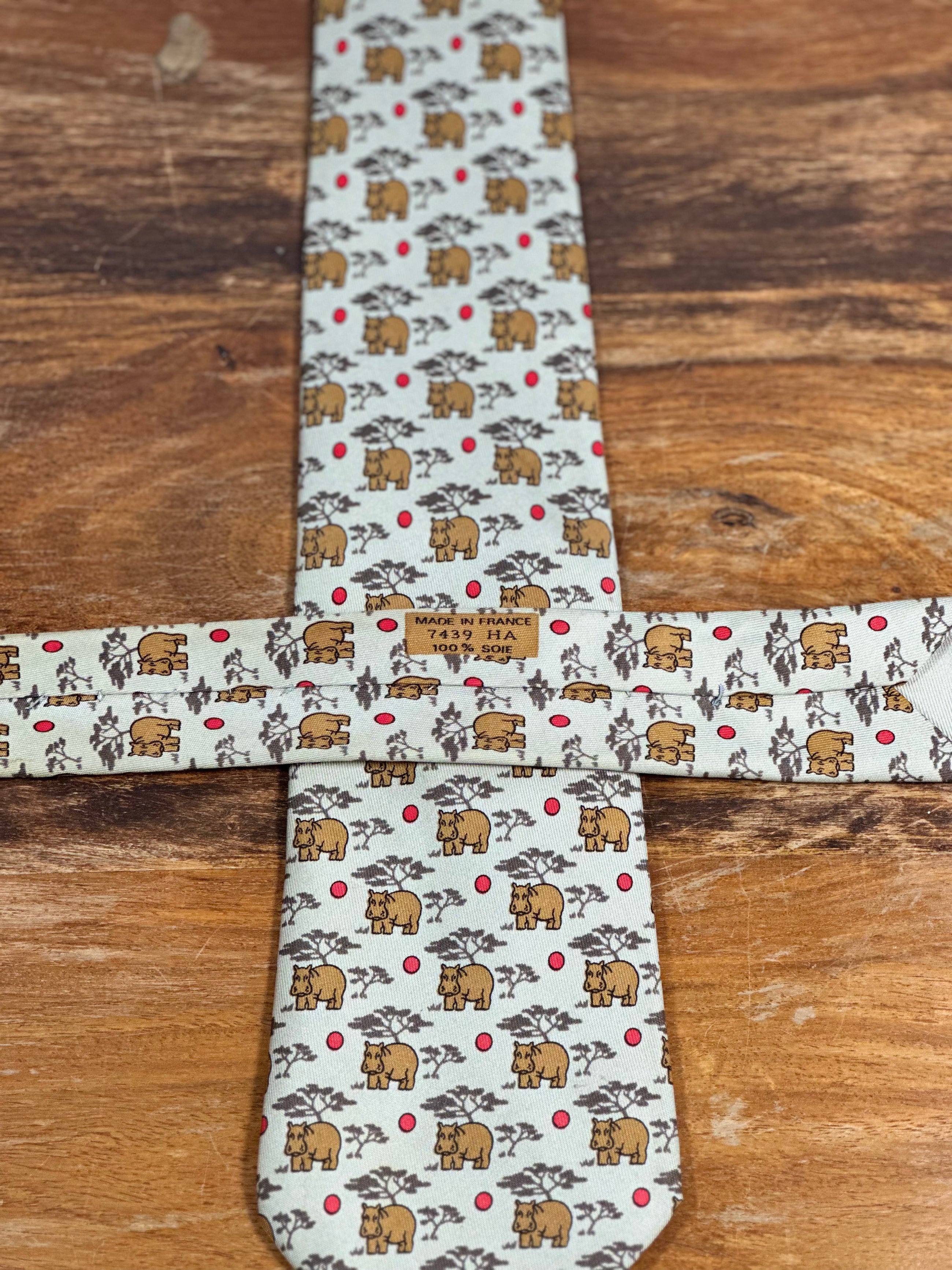 Corbata Hermés beige