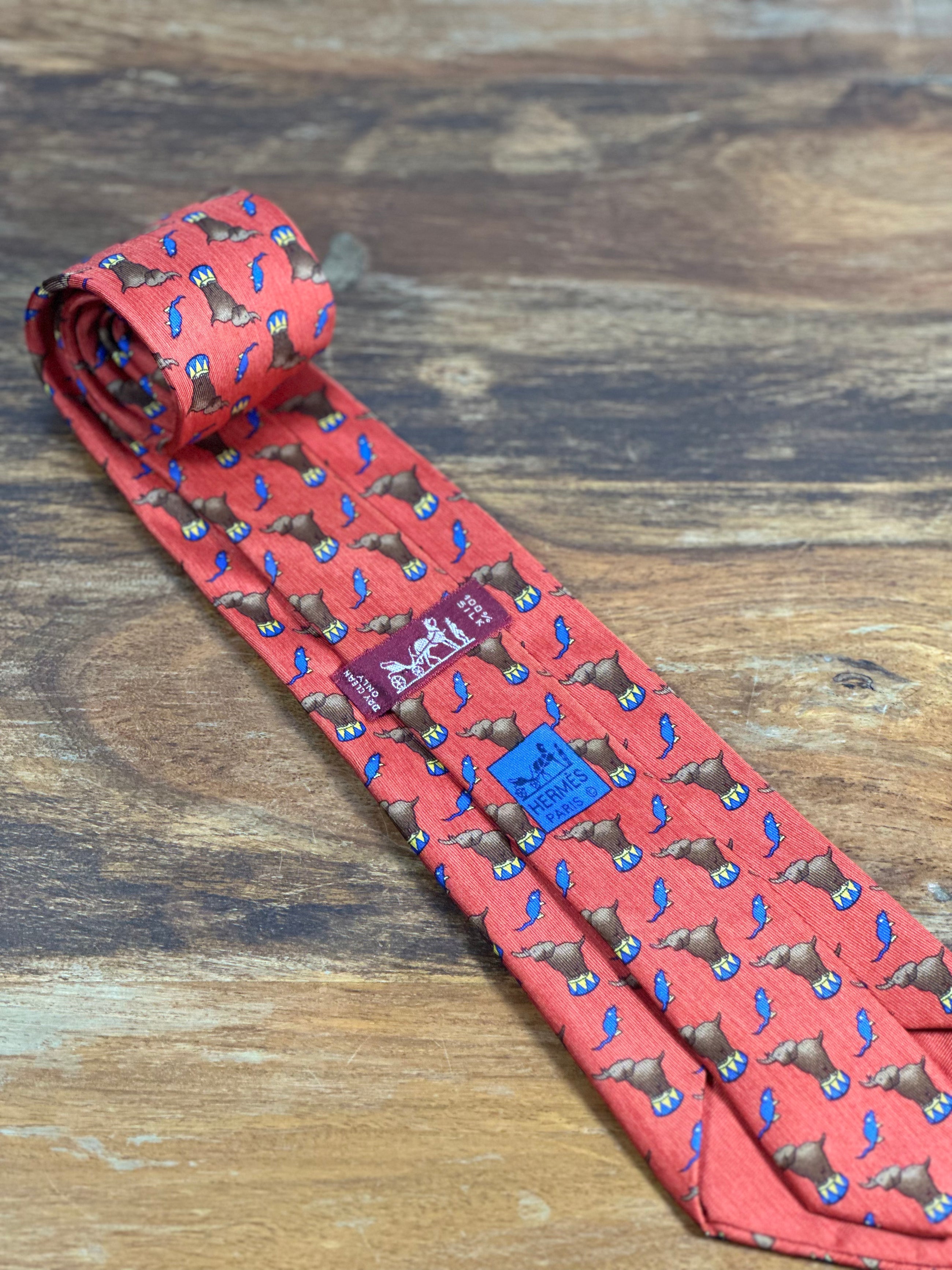 Corbata Hermés roja