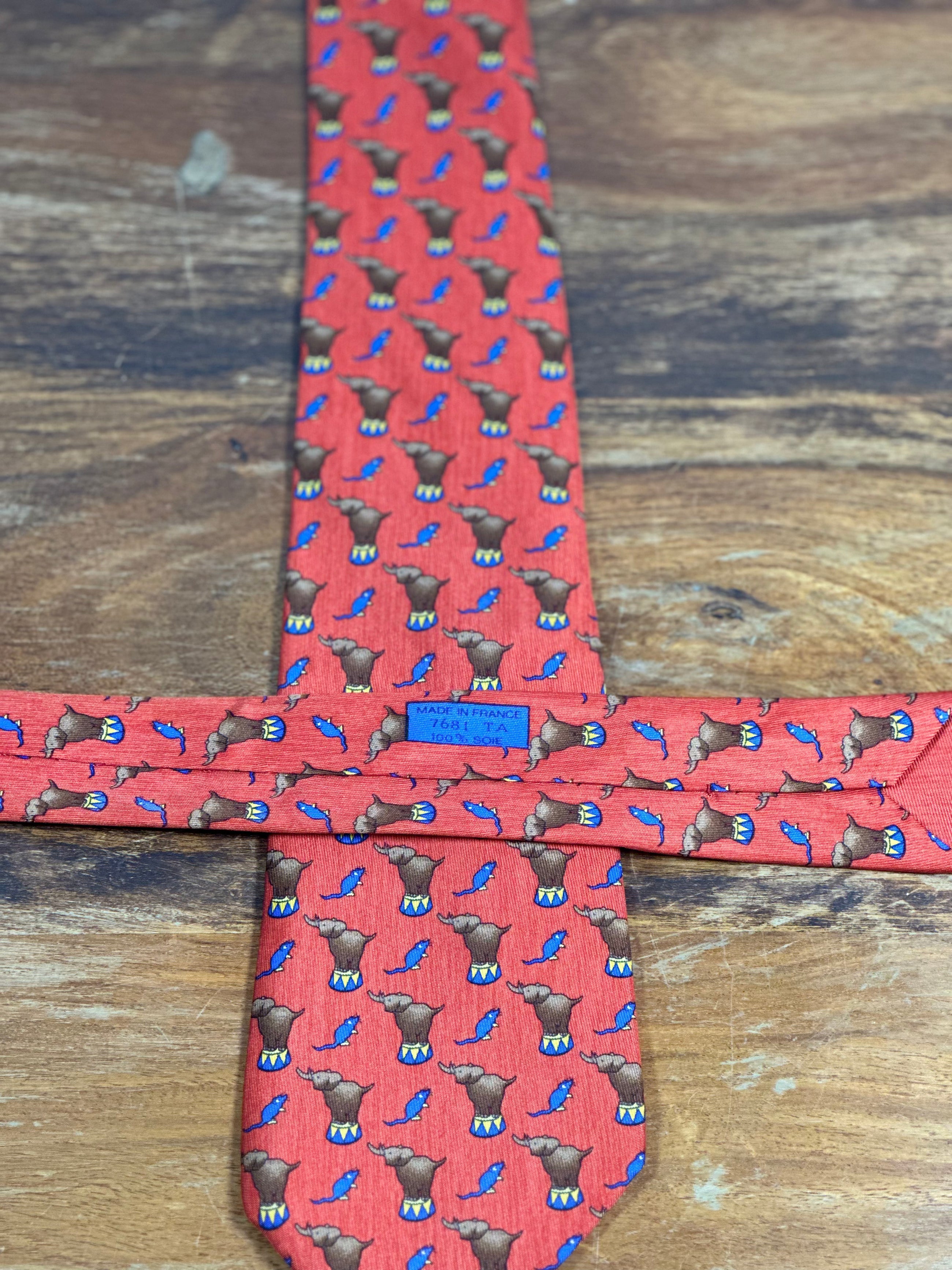 Corbata Hermés roja