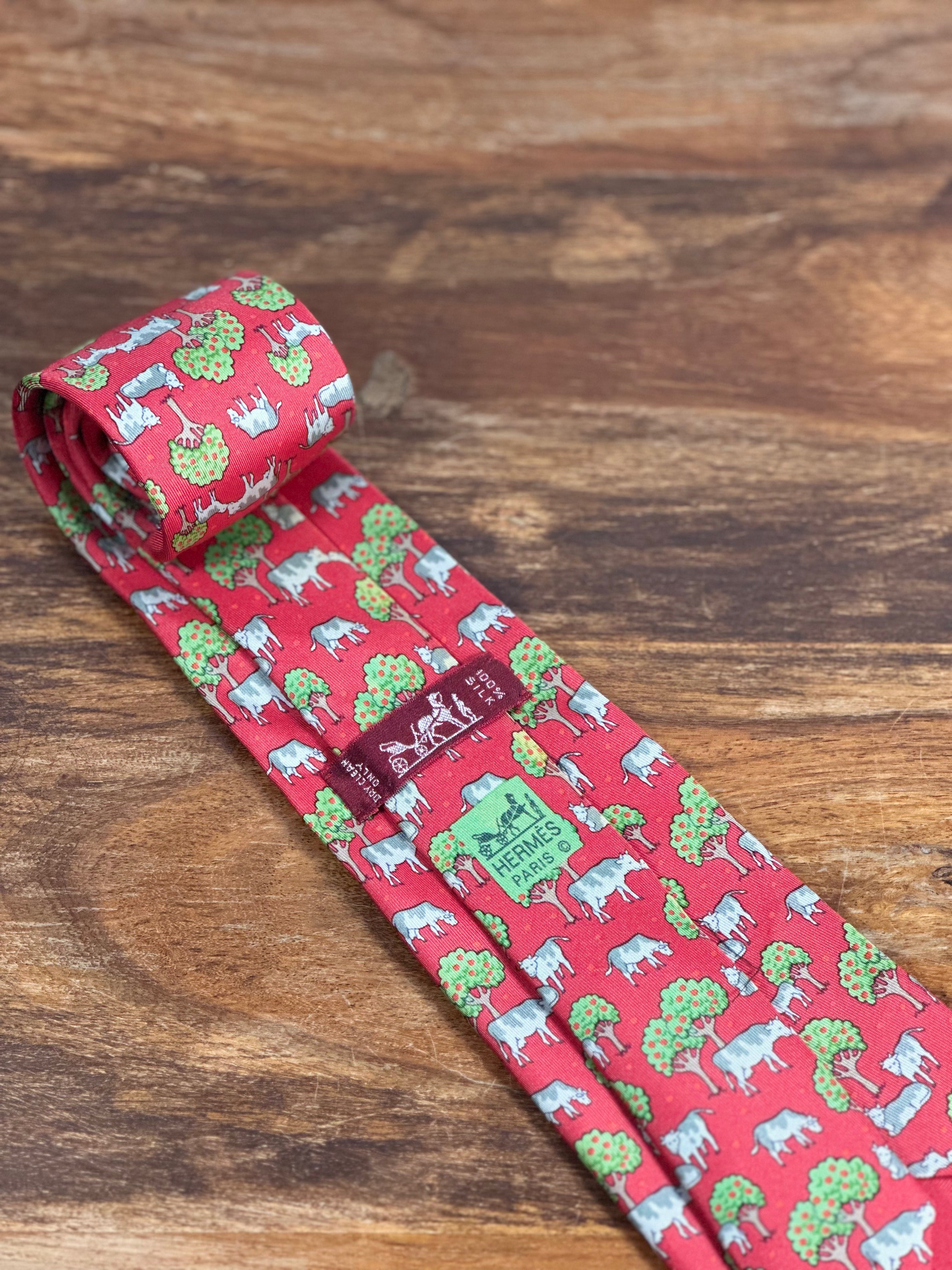 Corbata Hermés roja