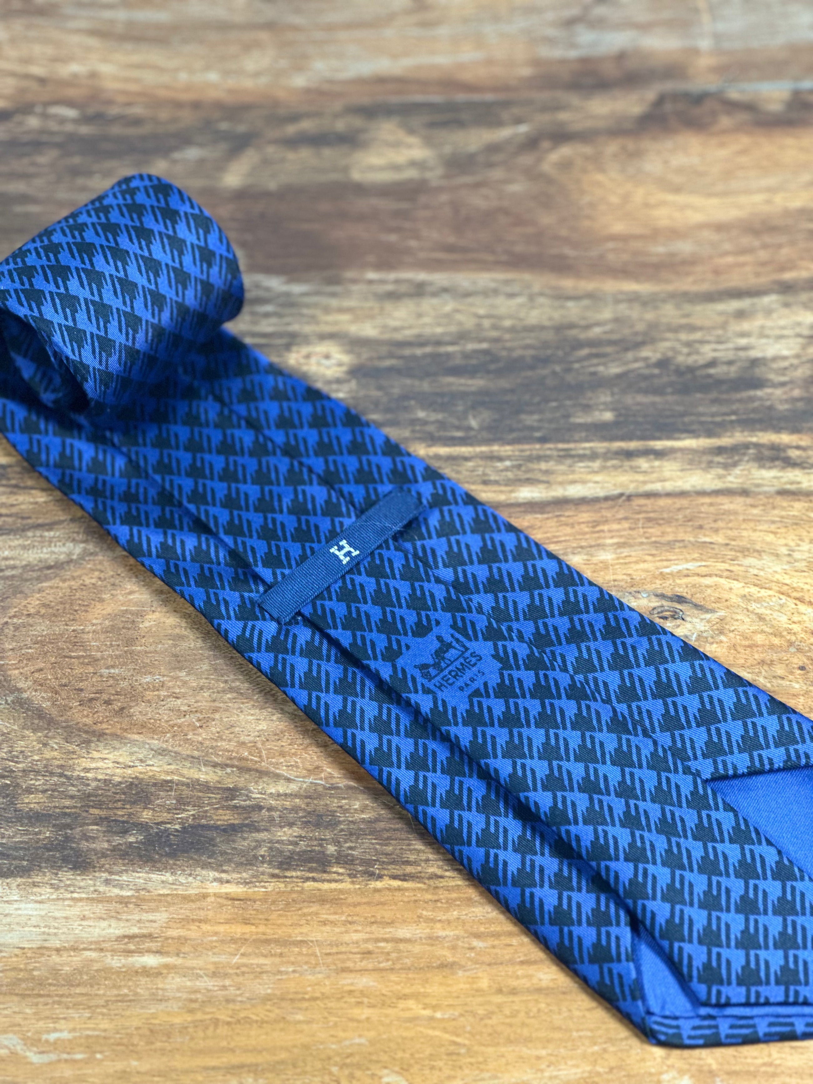 Corbata Hermés azul