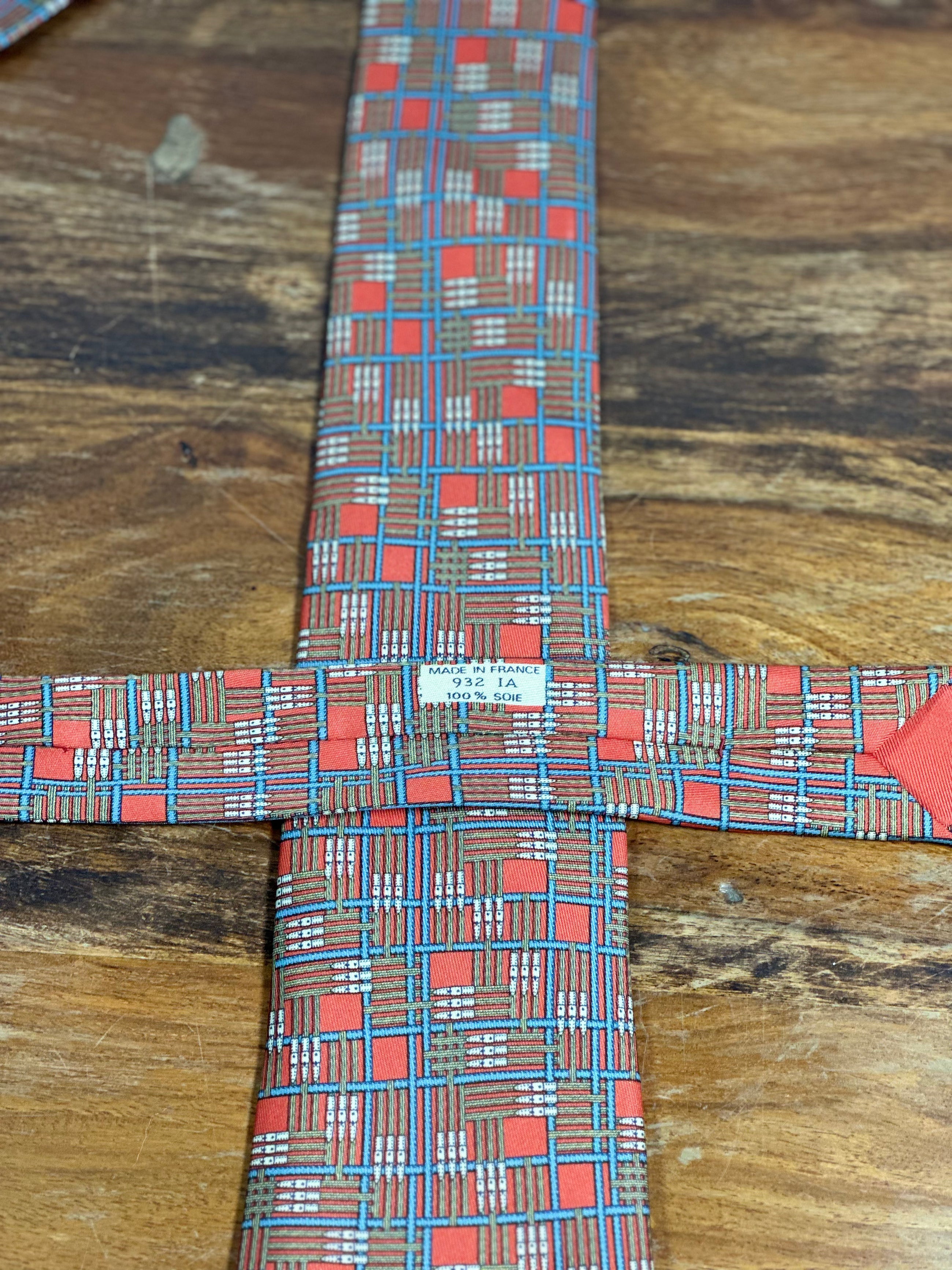 Corbata Hermés roja