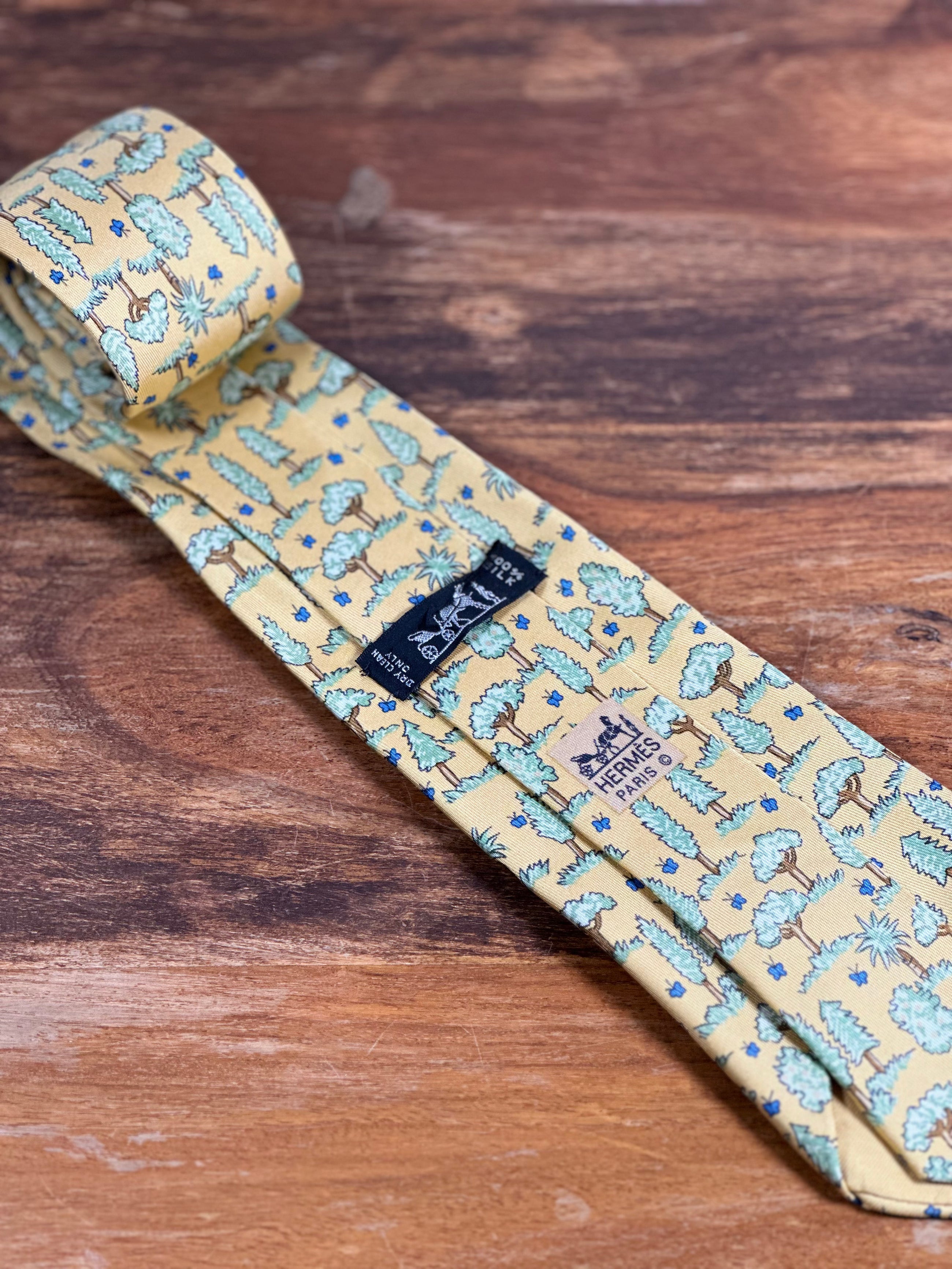 Corbata Hermés amarilla