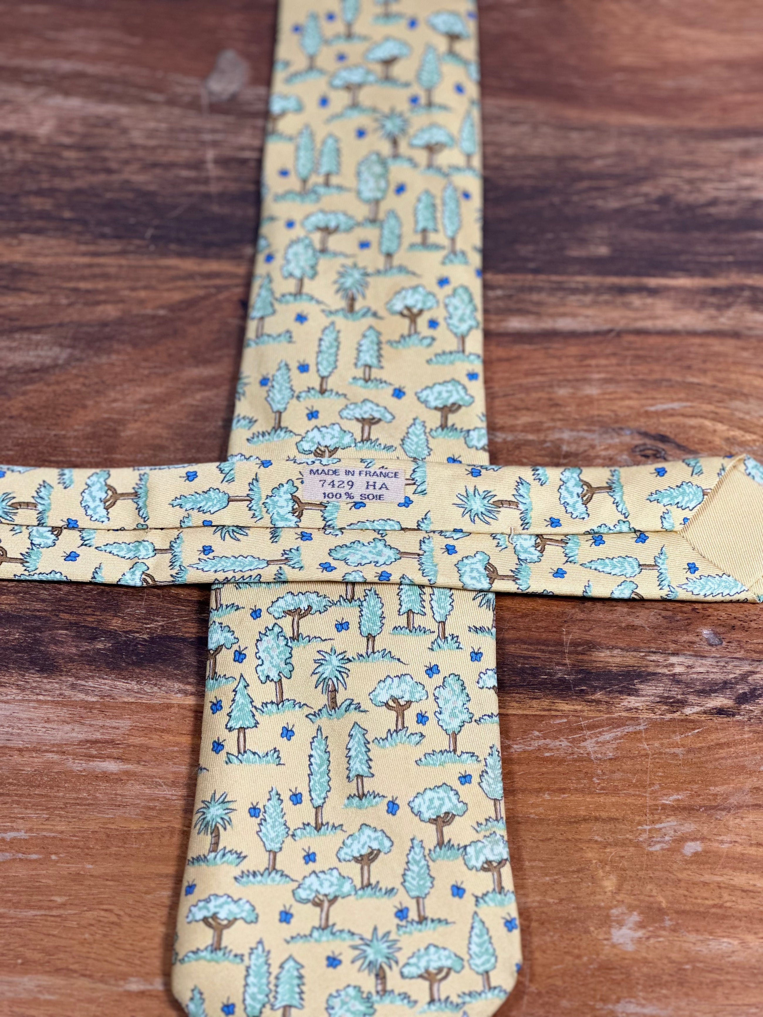 Corbata Hermés amarilla