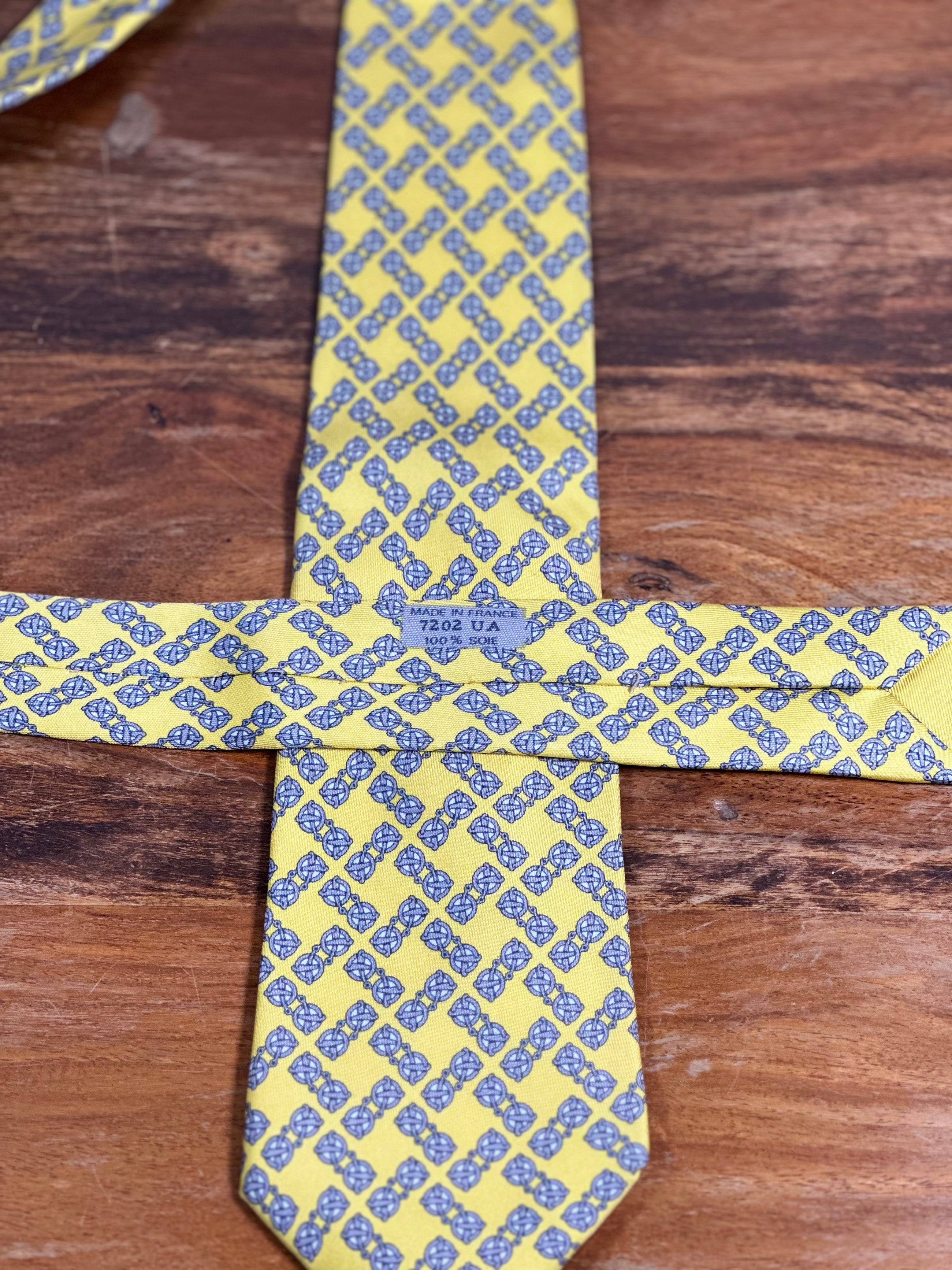 Corbata Hermés amarilla