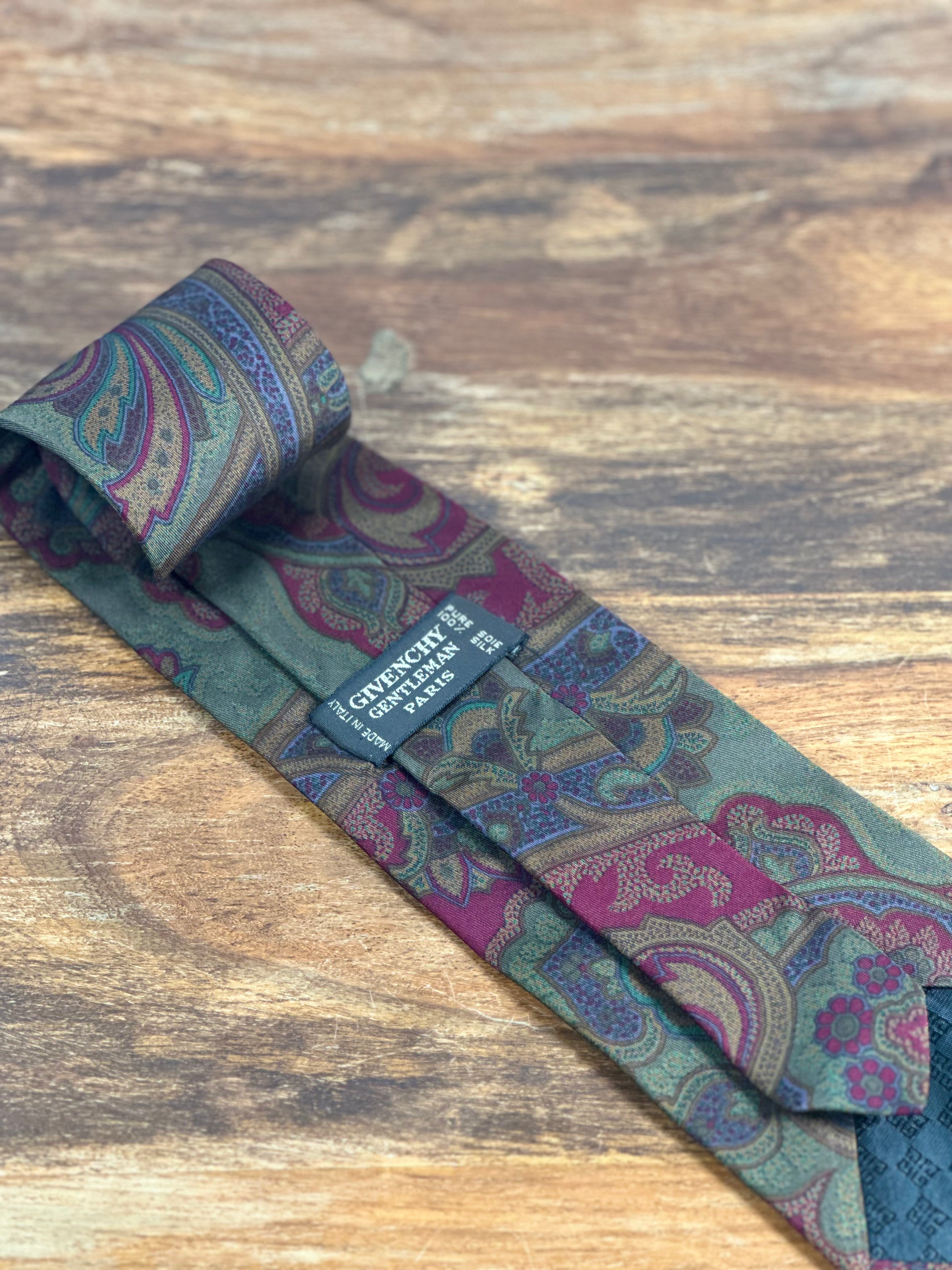 Corbata Givenchy burdeos