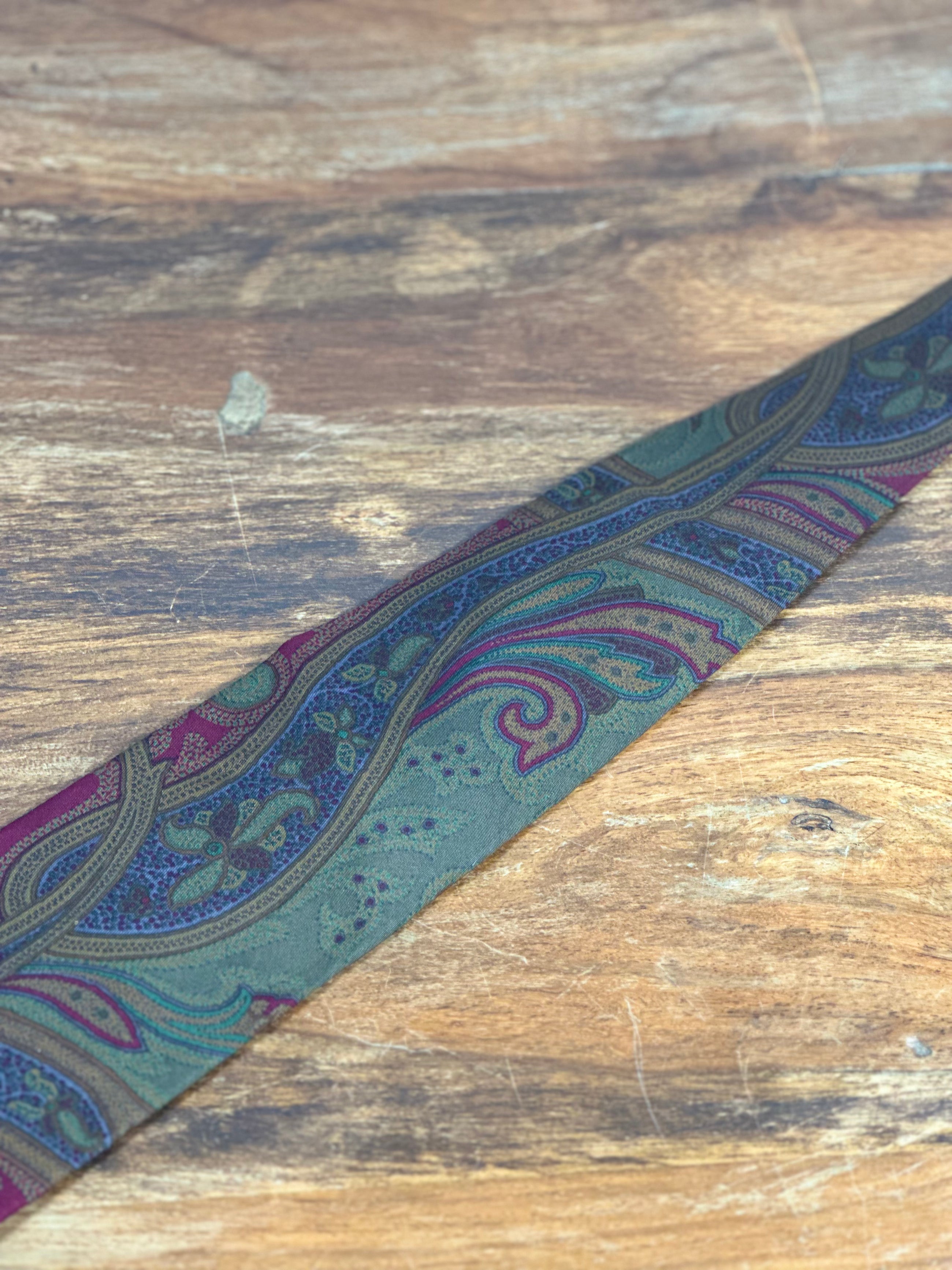 Corbata Givenchy burdeos