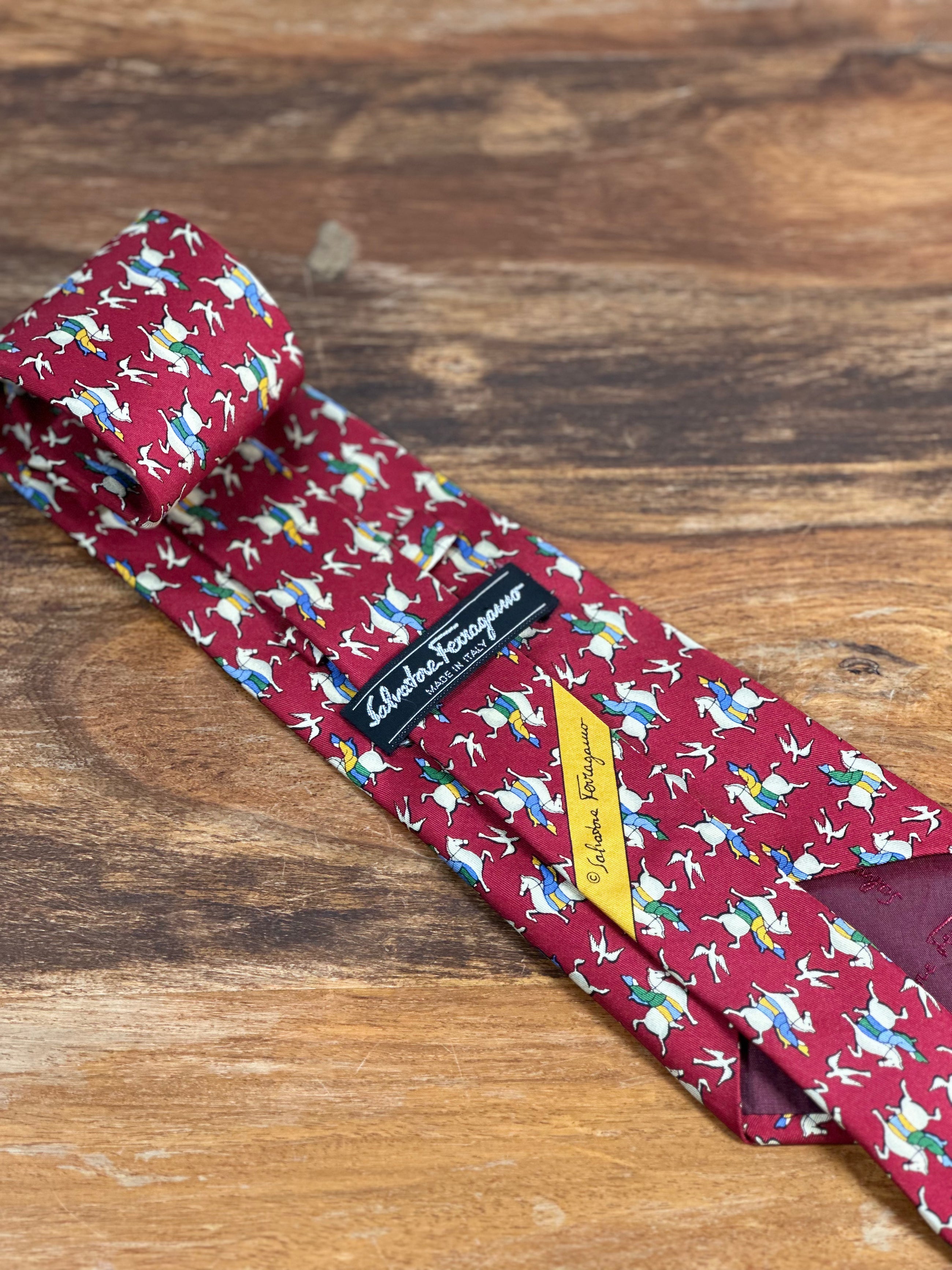 Corbata Ferragamo roja