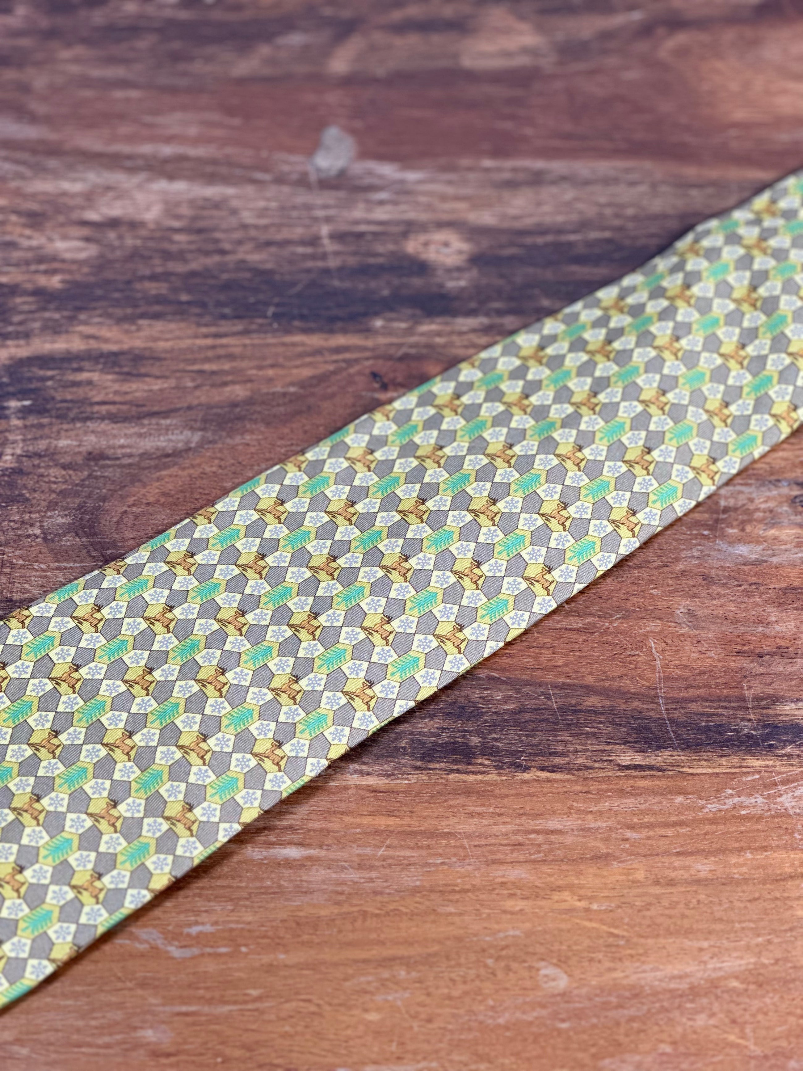 Corbata Ferragamo amarilla