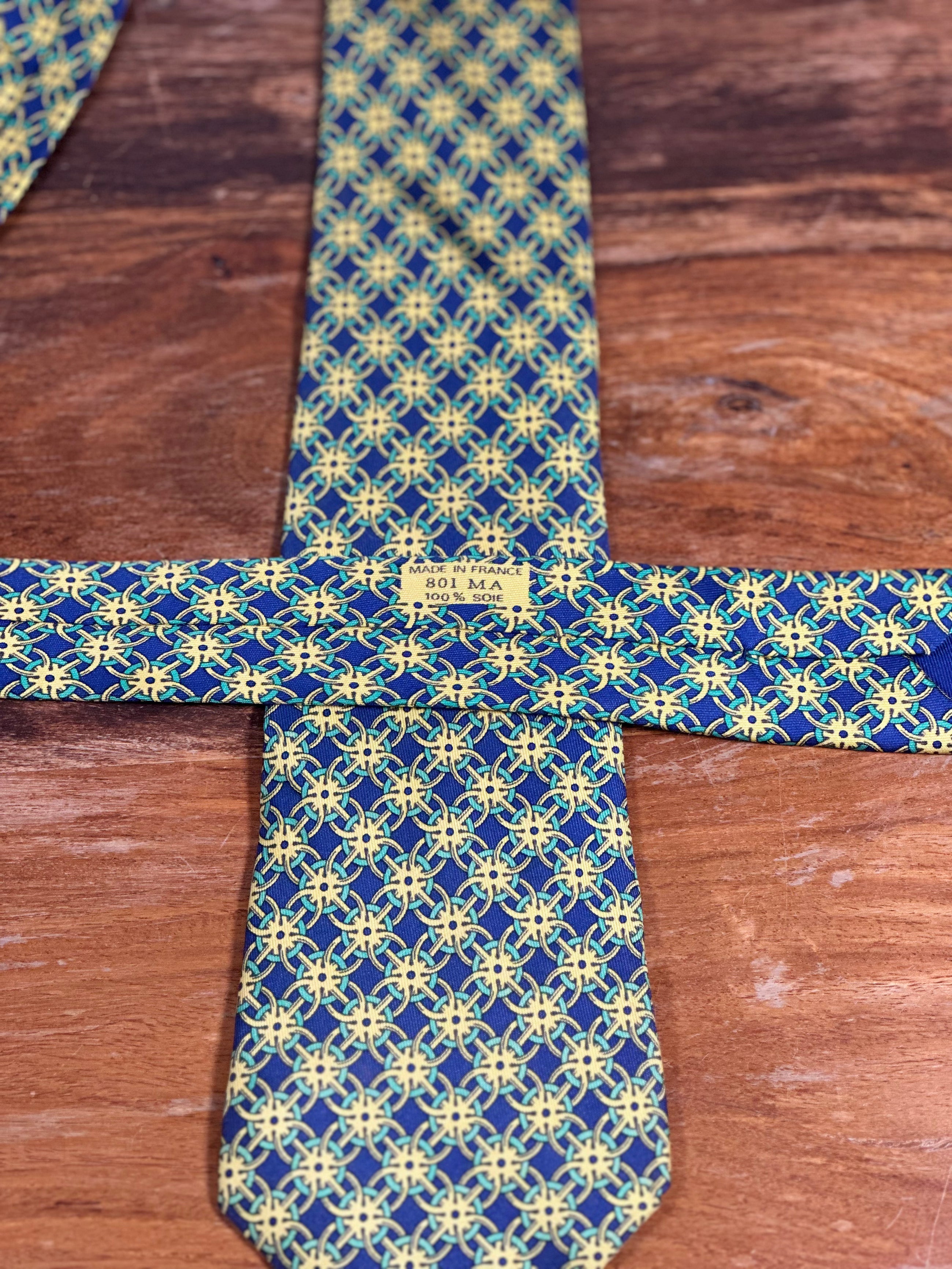 Corbata Hermés azul