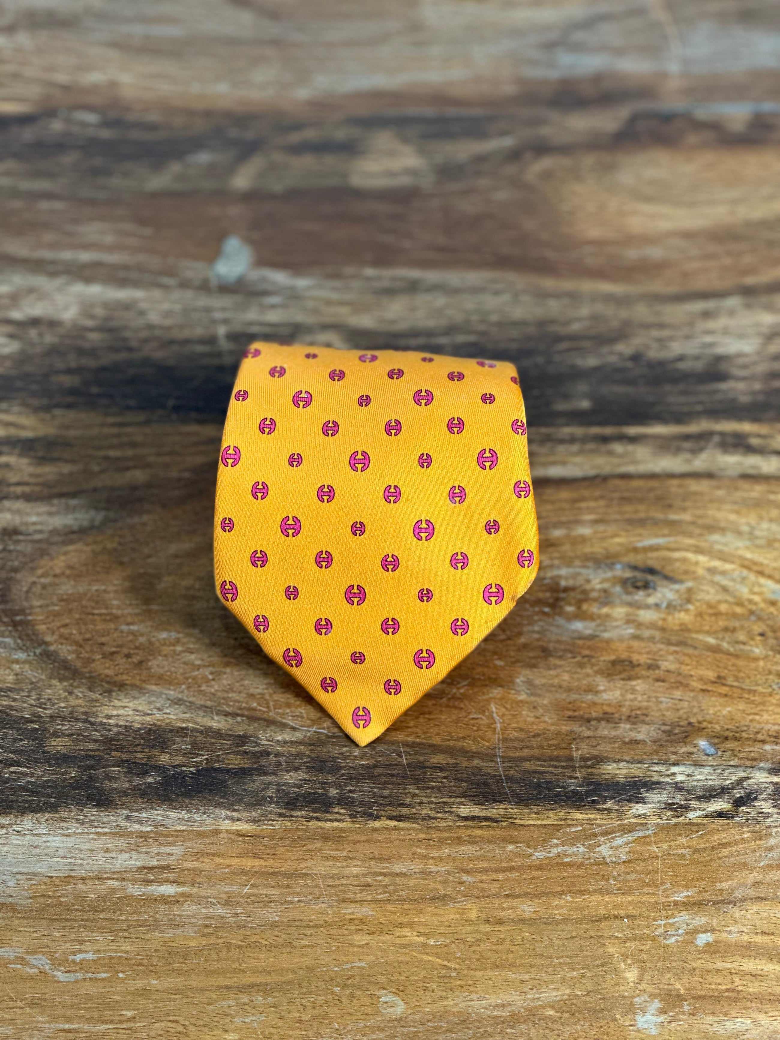 Corbata Hermés naranja