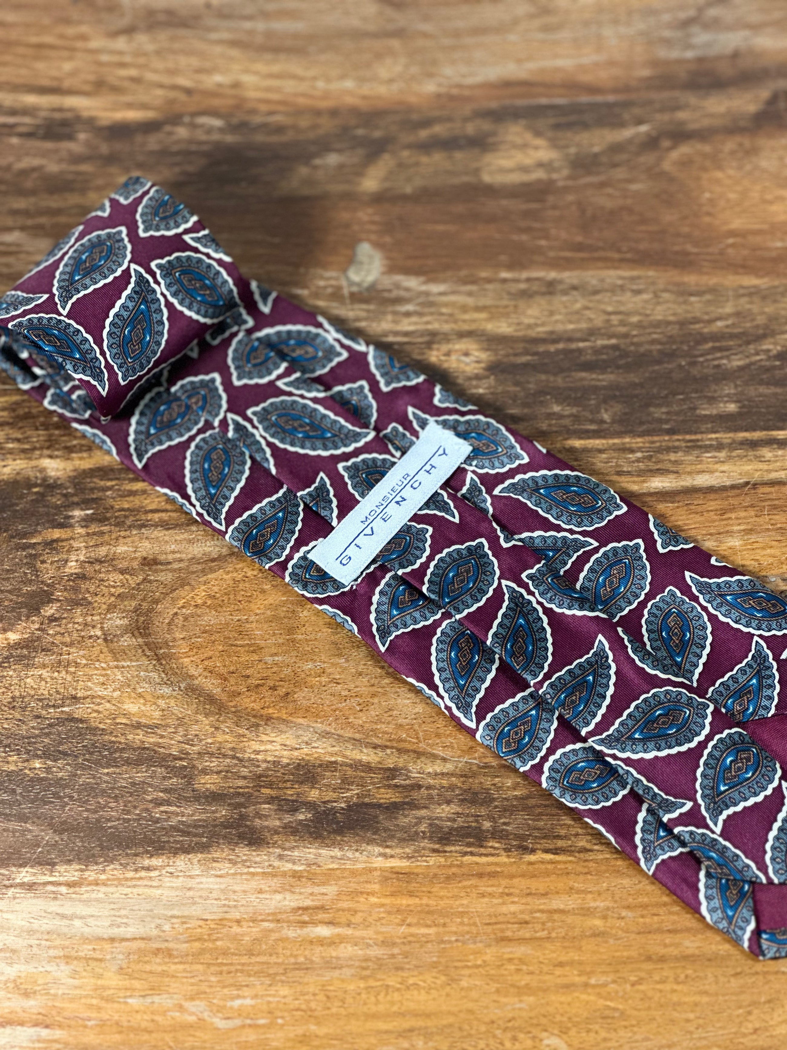 Corbata Givenchy burdeos