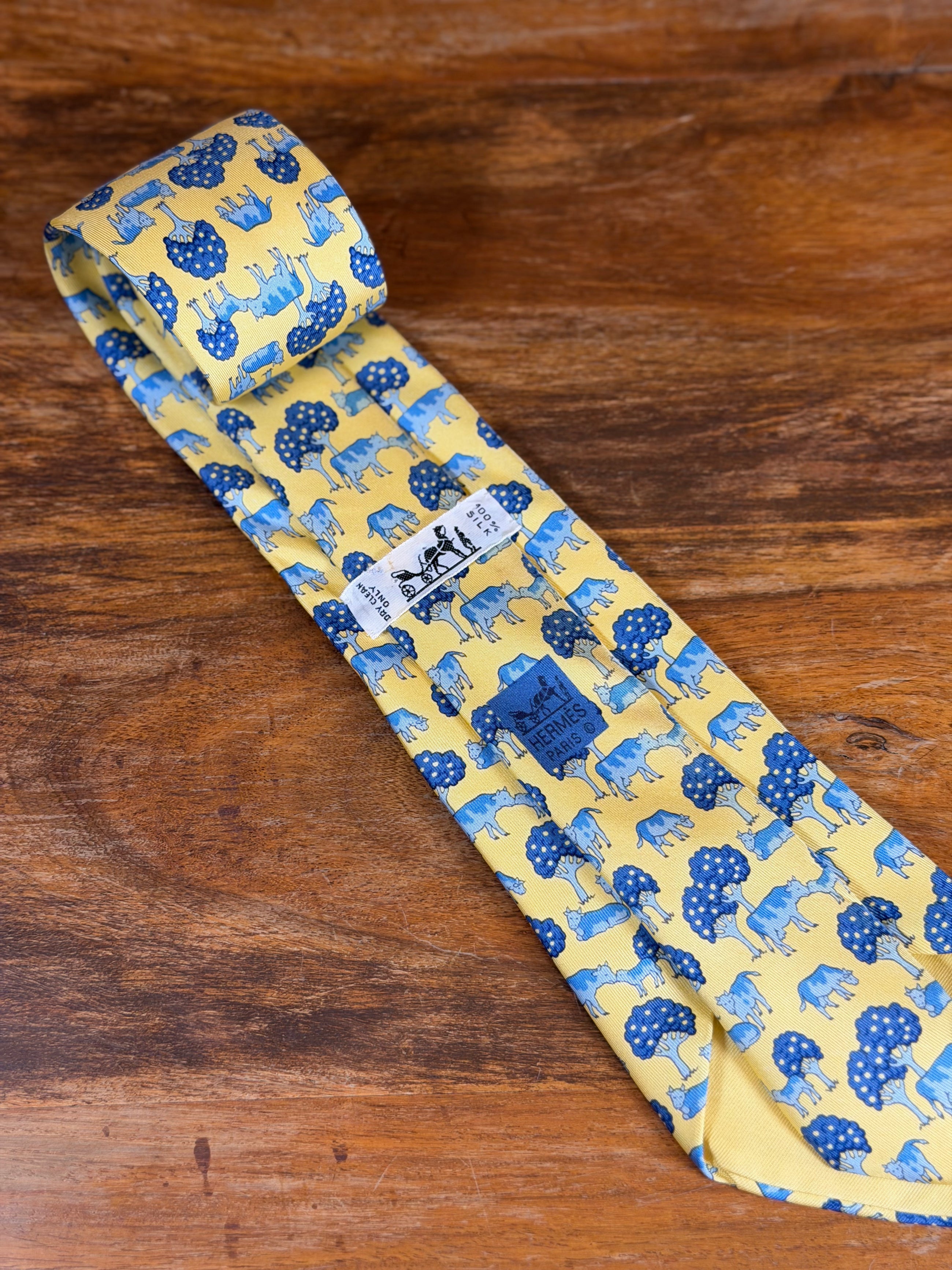 Corbata Hermés amarilla