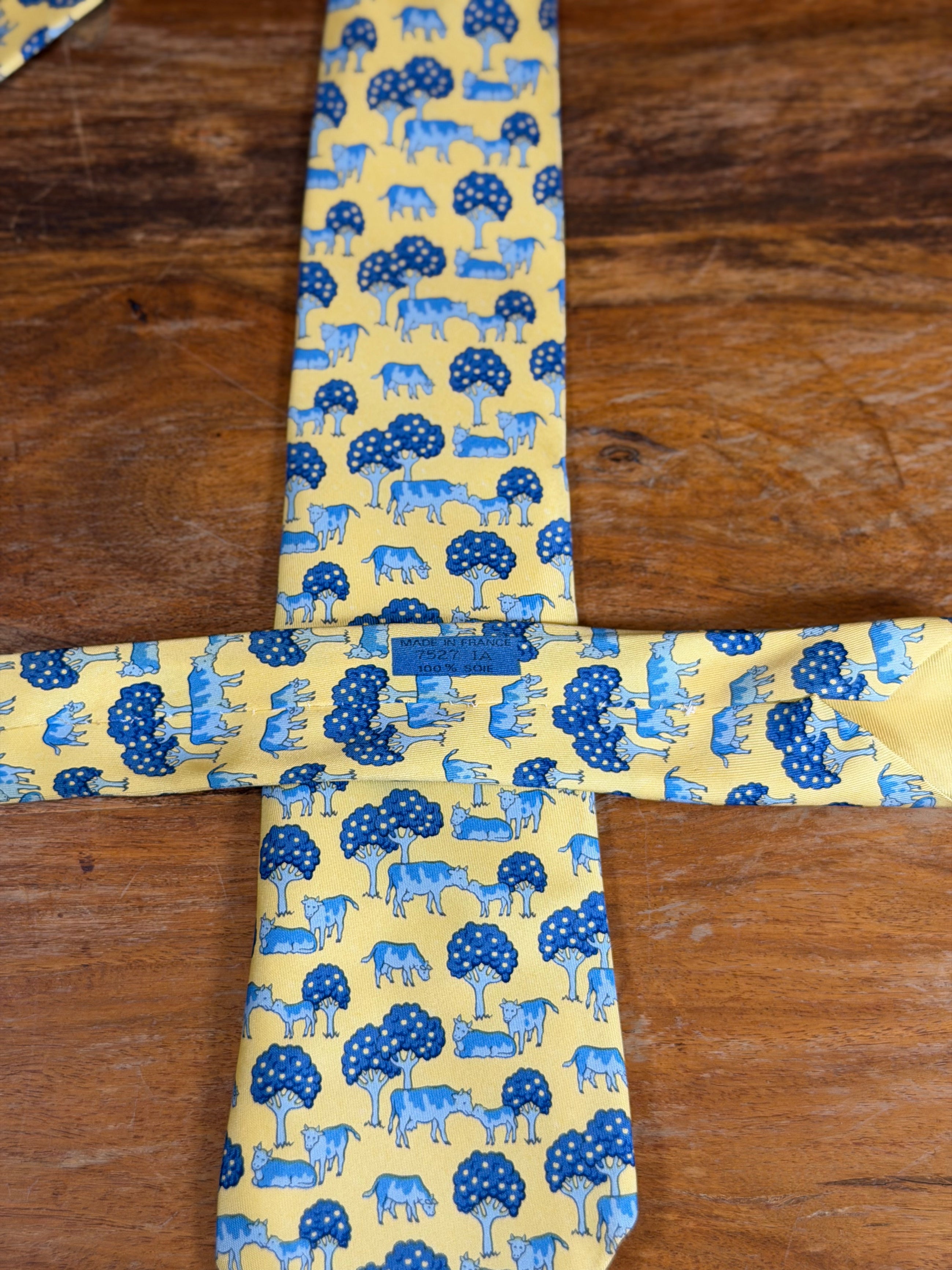 Corbata Hermés amarilla