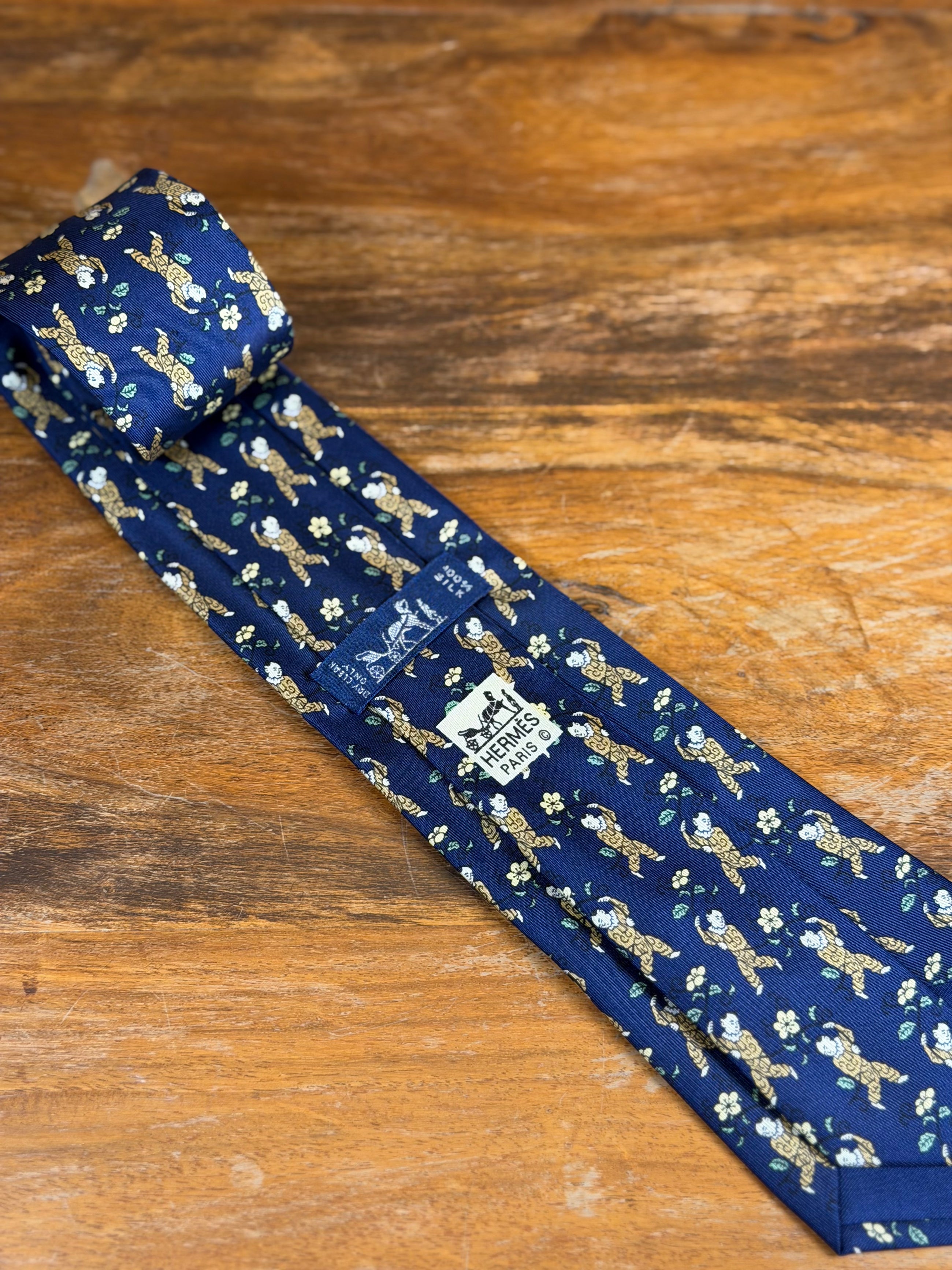 Corbata Hermés azul