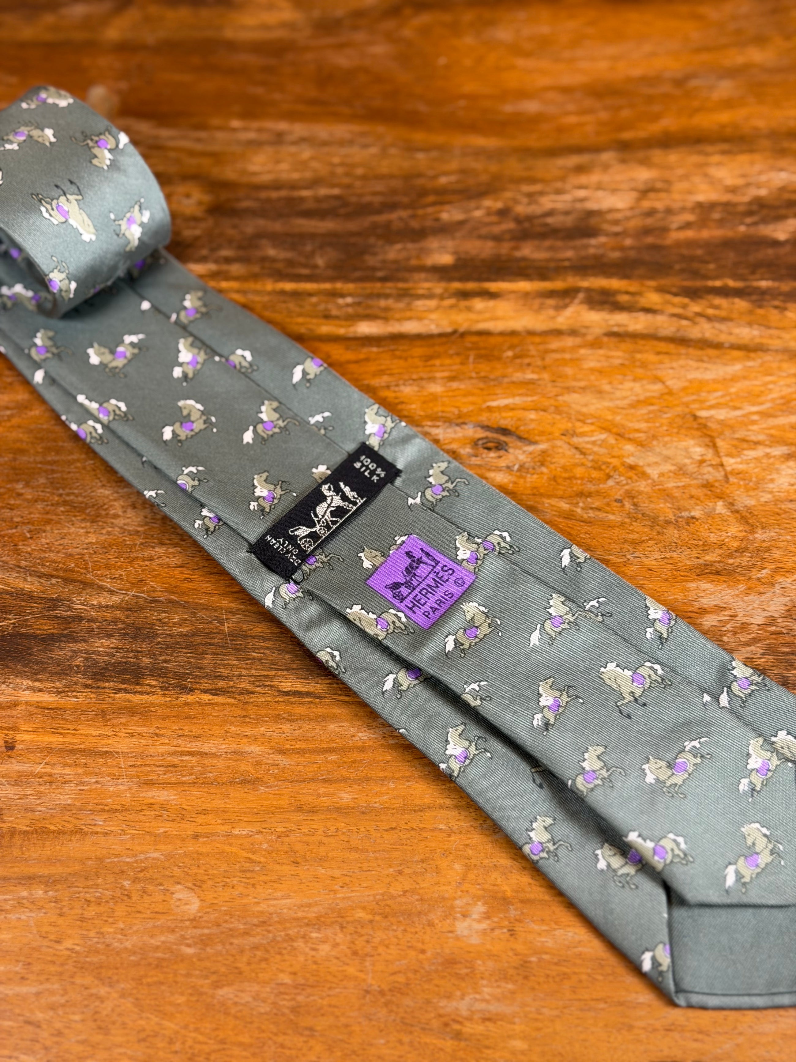 Corbata Hermés verde