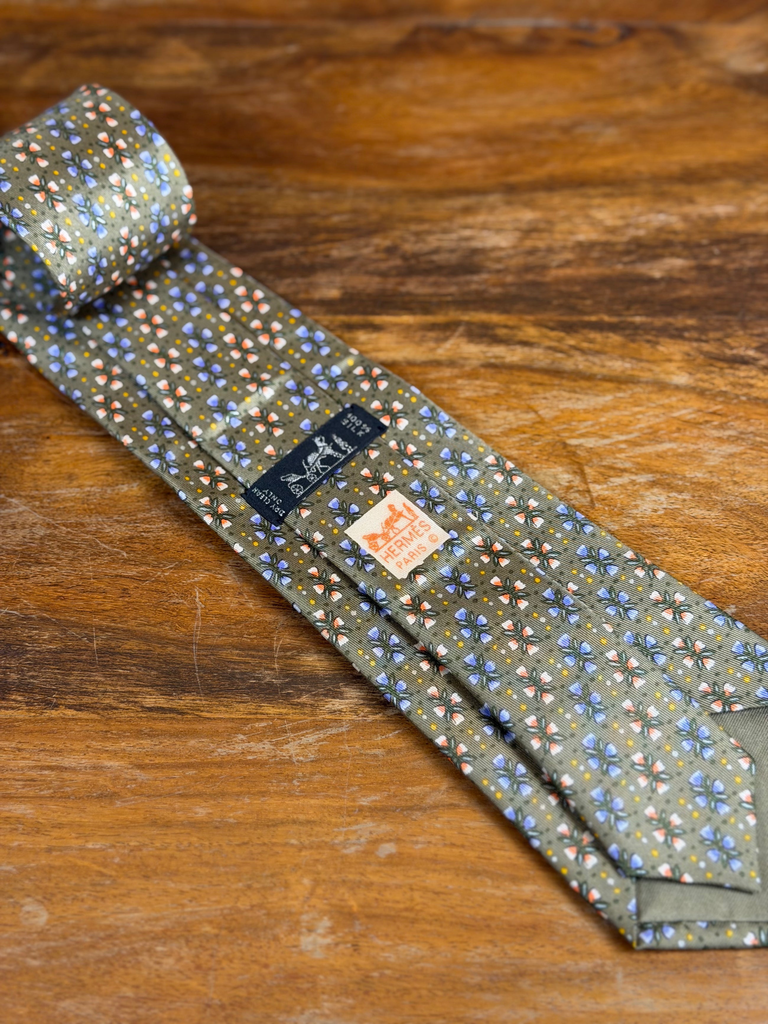 Corbata Hermés verde