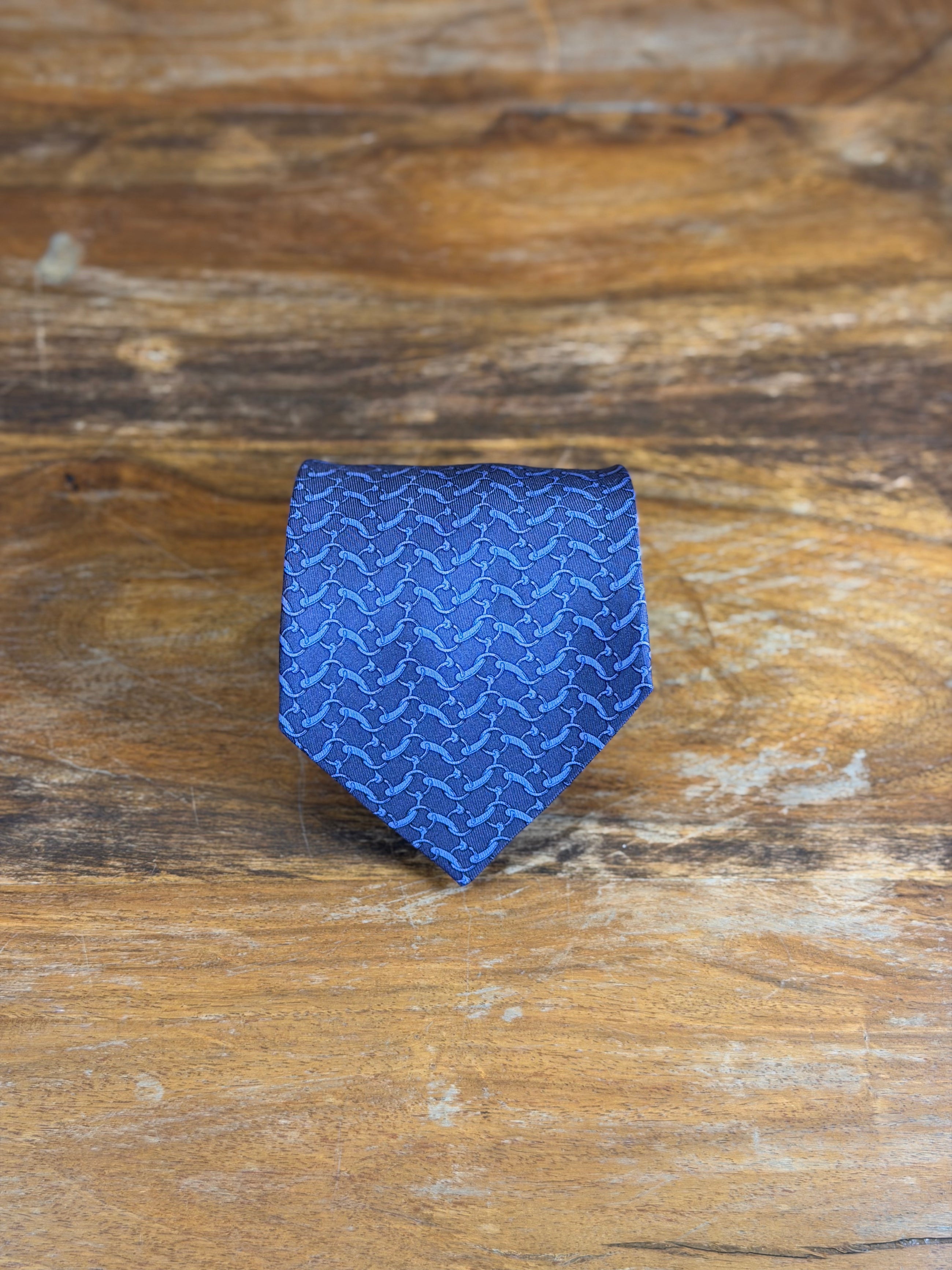 Corbata Hermés morada