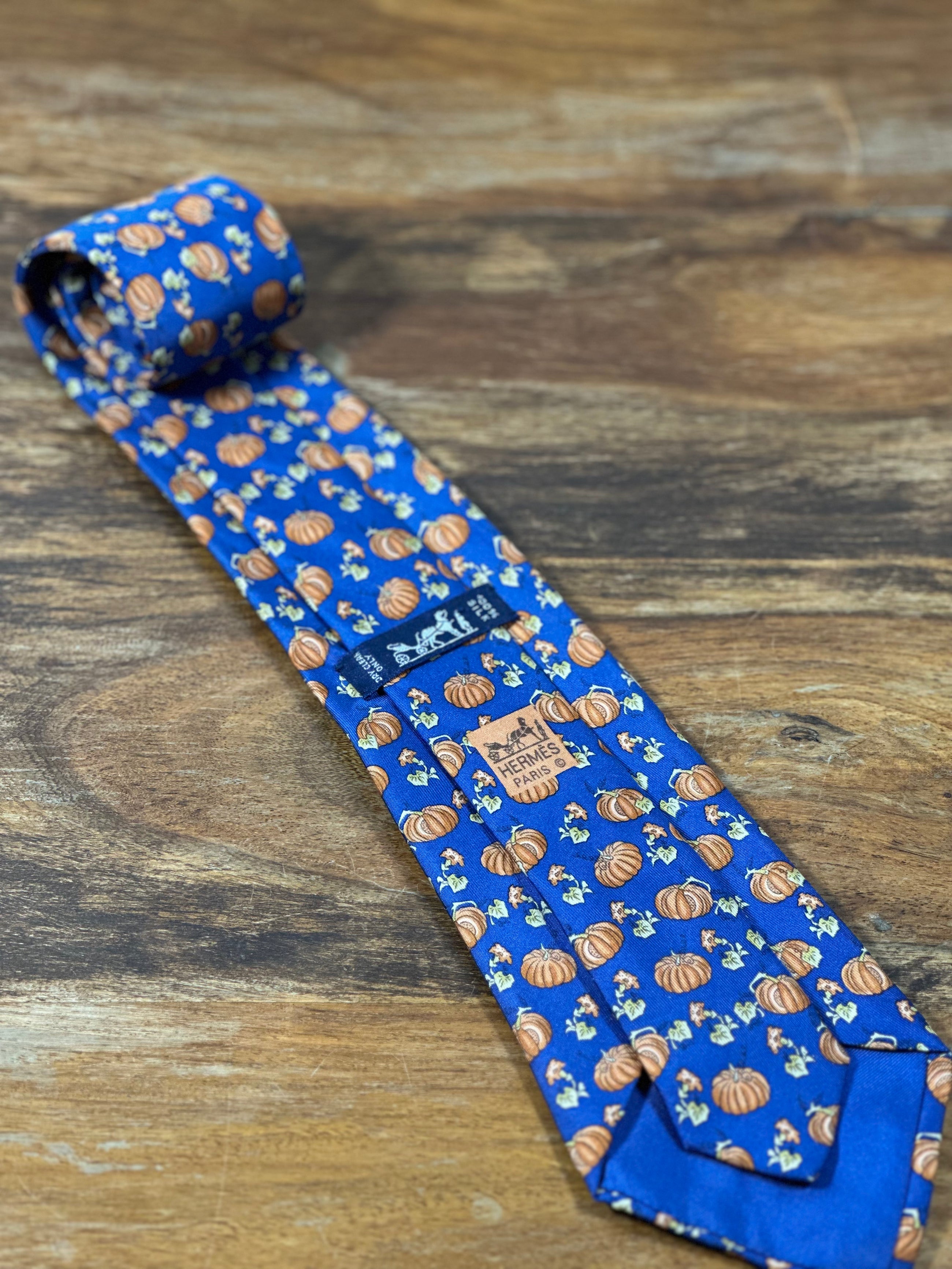 Corbata Hermés azul