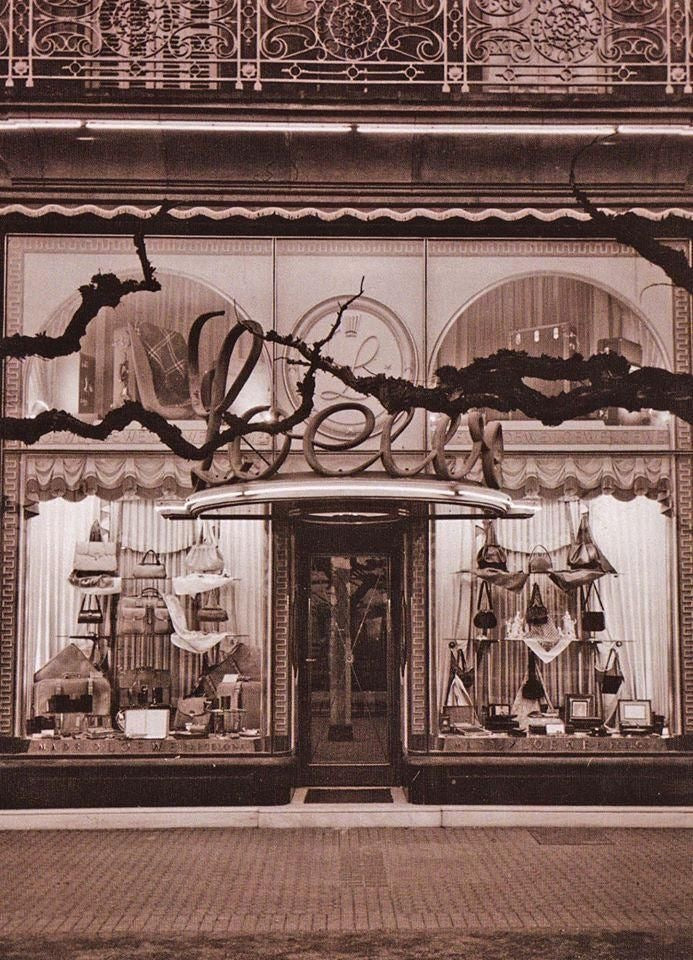 Loewe: Arte, fauna  y tradición española en seda