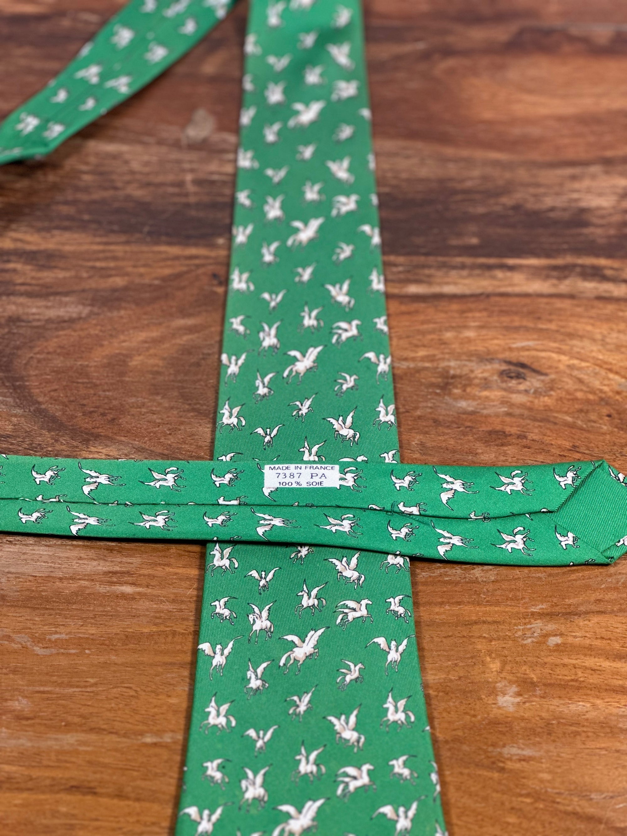 Corbata Hermés verde