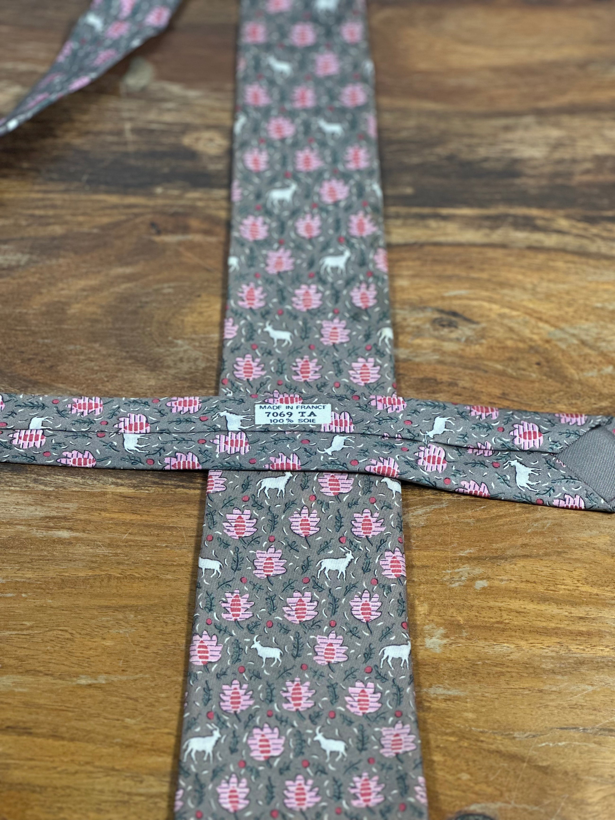 Corbata Hermés marrón