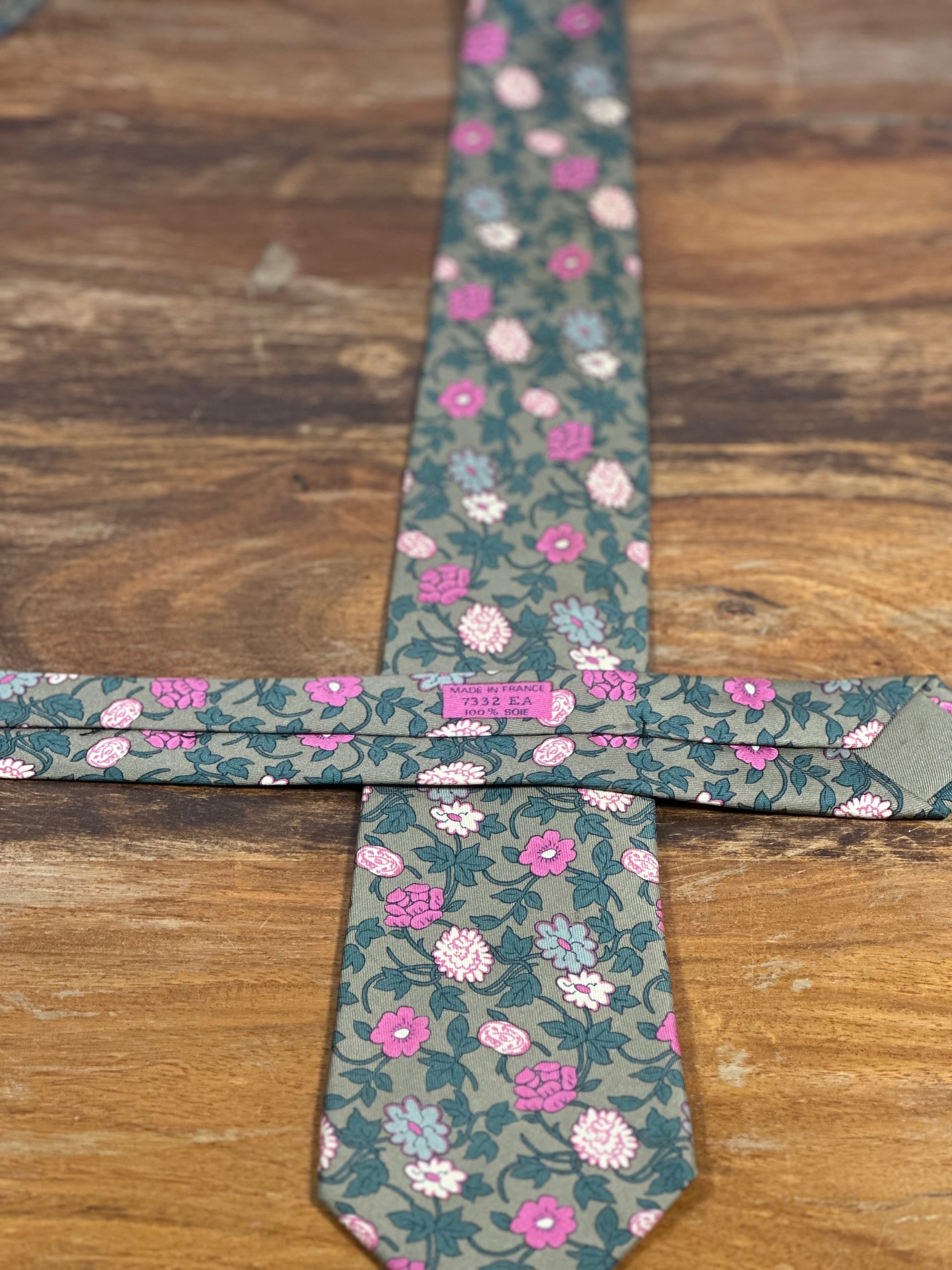 Corbata Hermés marrón