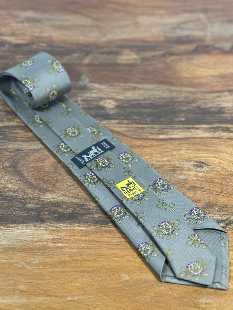 Corbata Hermés gris