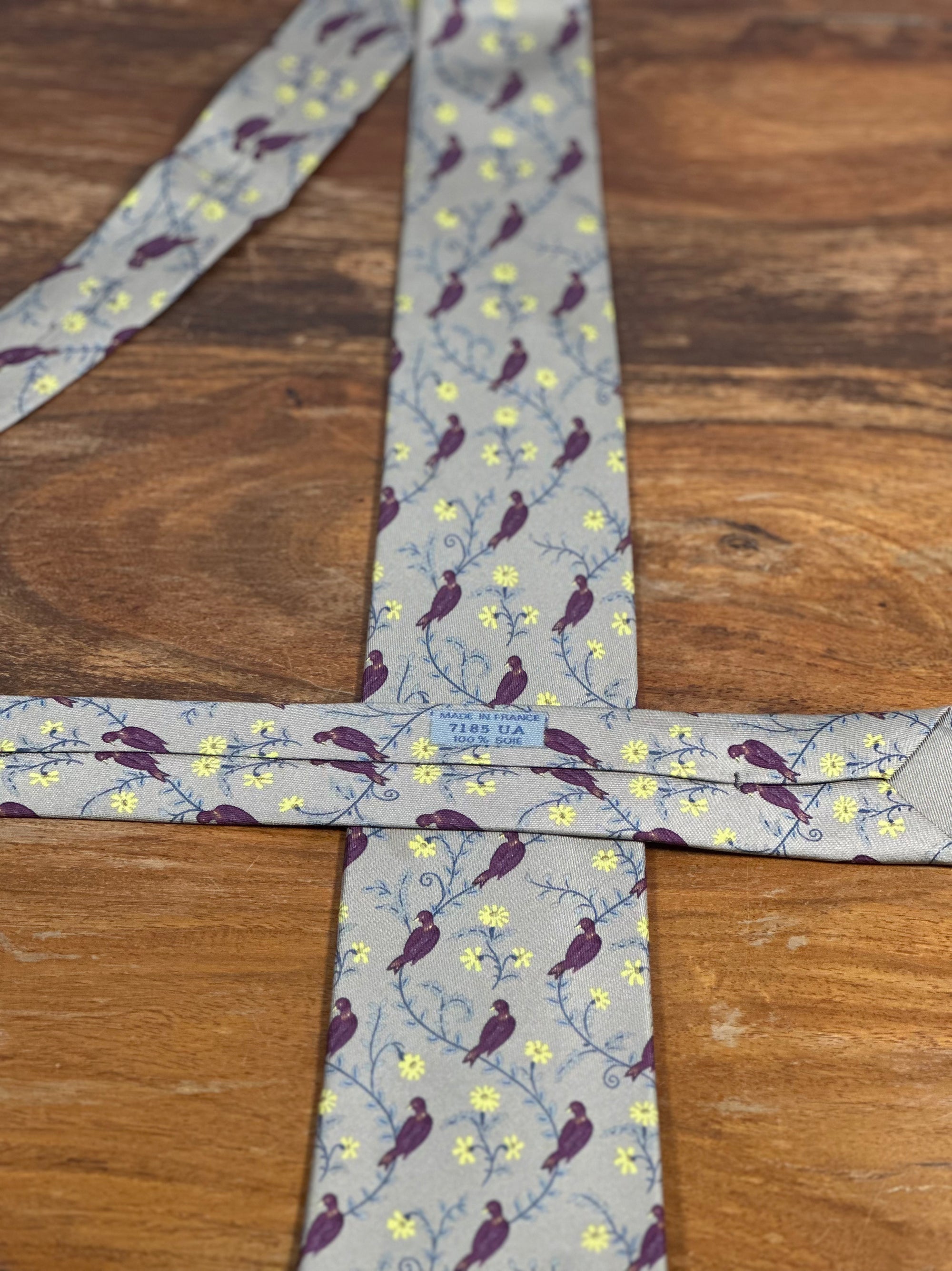 Corbata Hermés gris