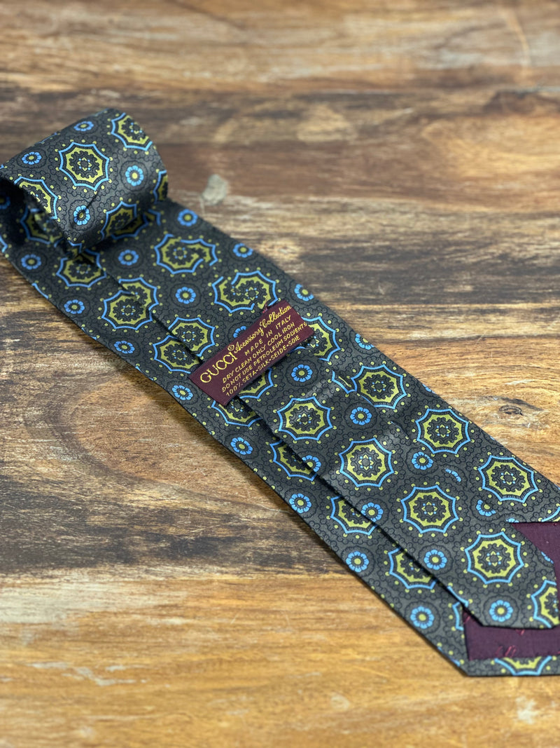 Corbata Gucci marrón grisáceo