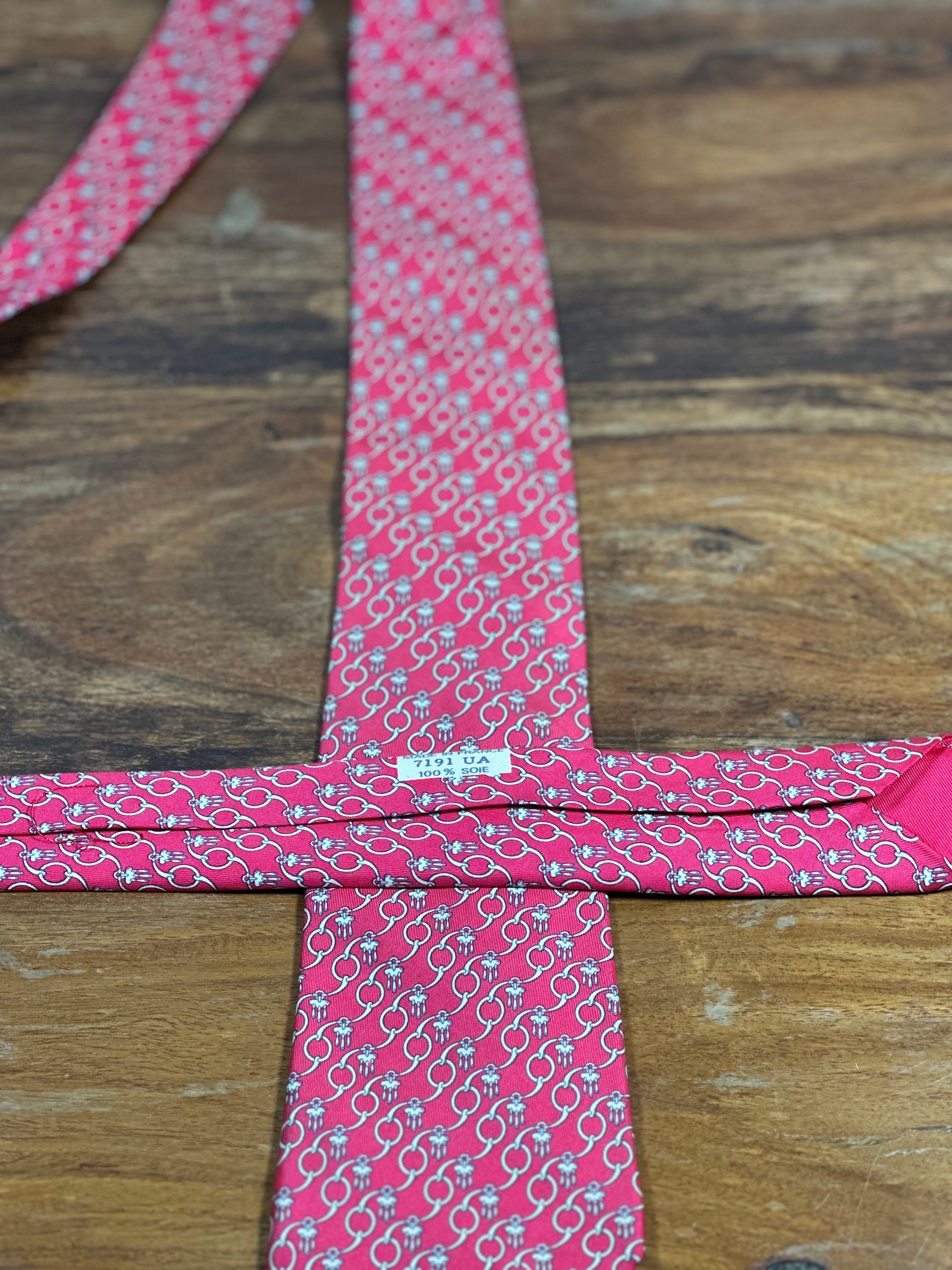 Corbata Hermés roja