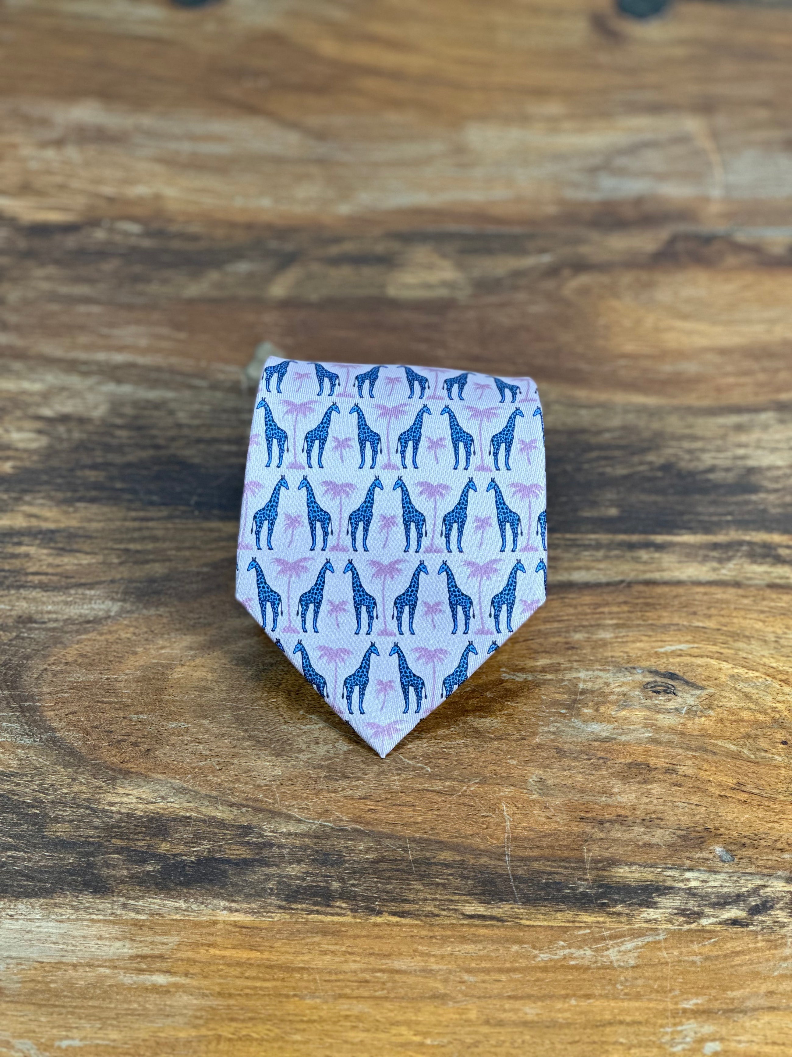 Corbata Hermés rosa