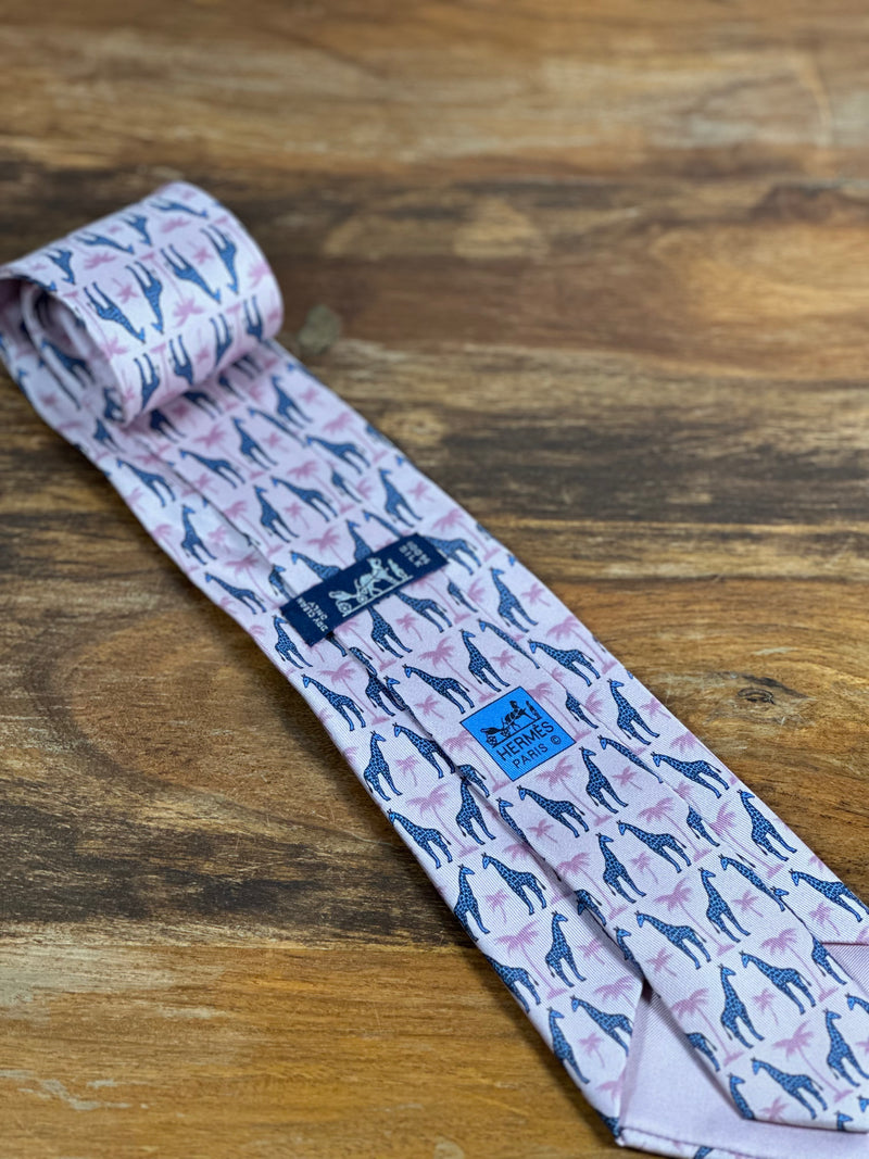 Corbata Hermés rosa