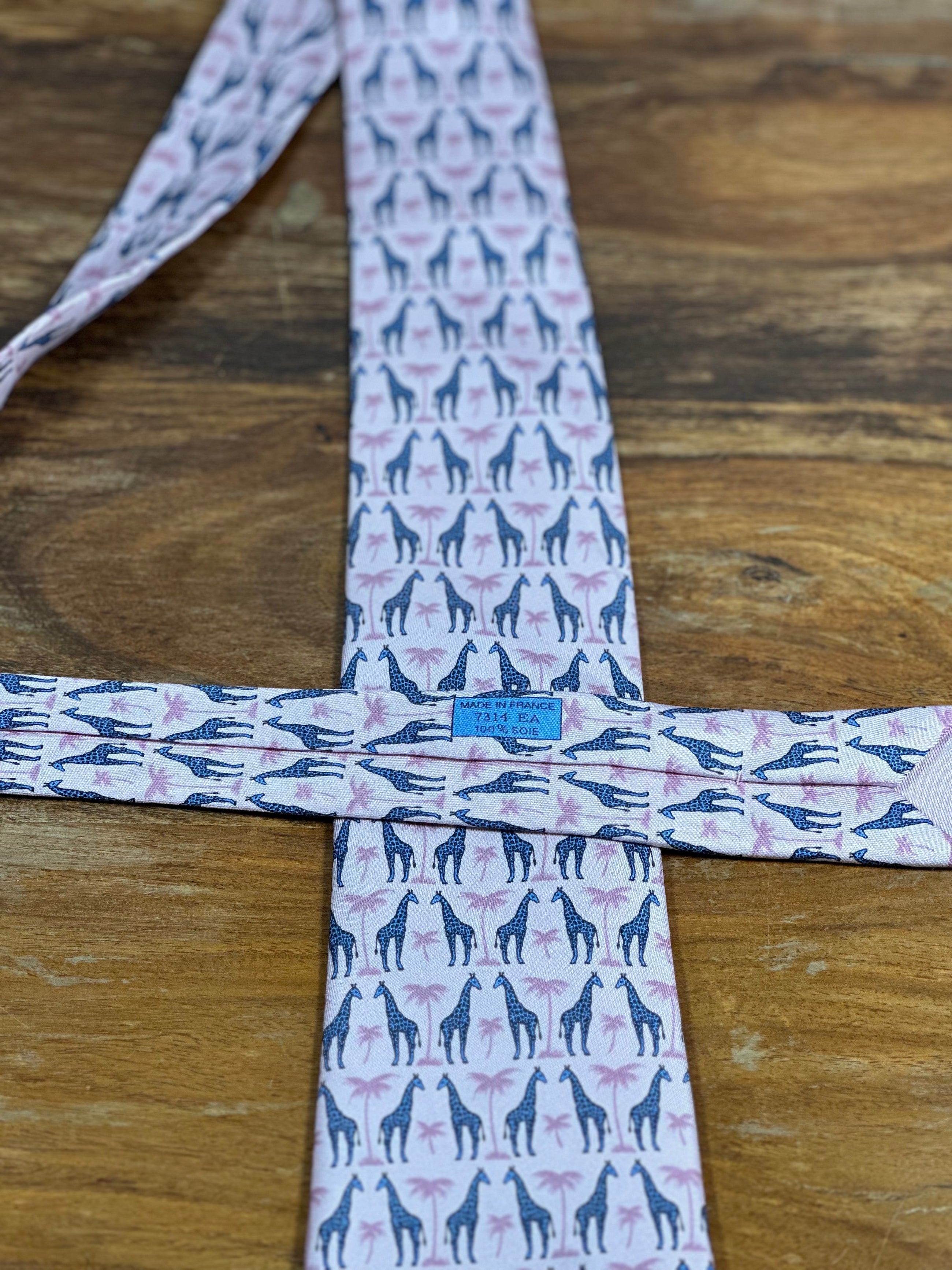 Corbata Hermés rosa