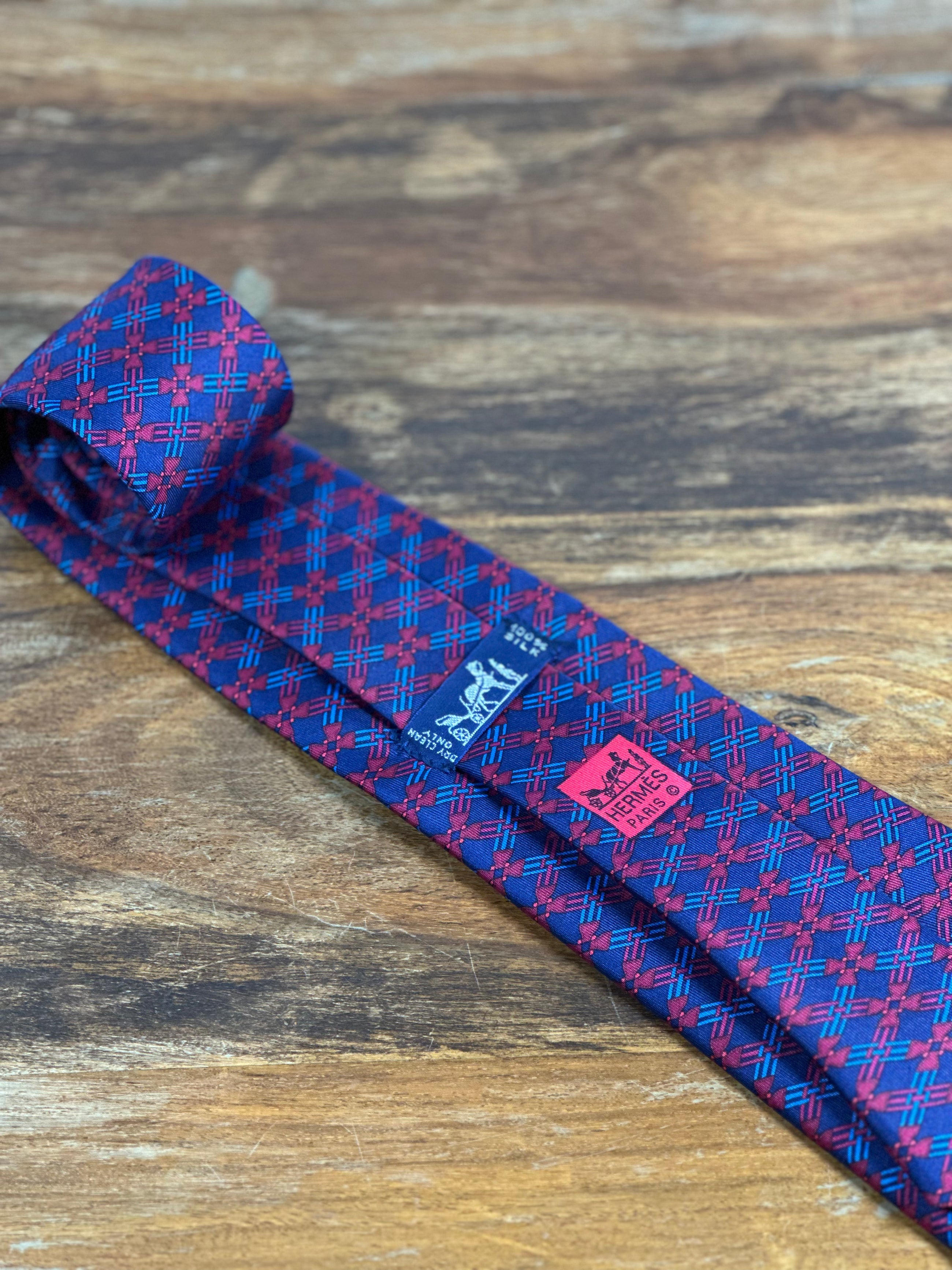 Corbata Hermés azul