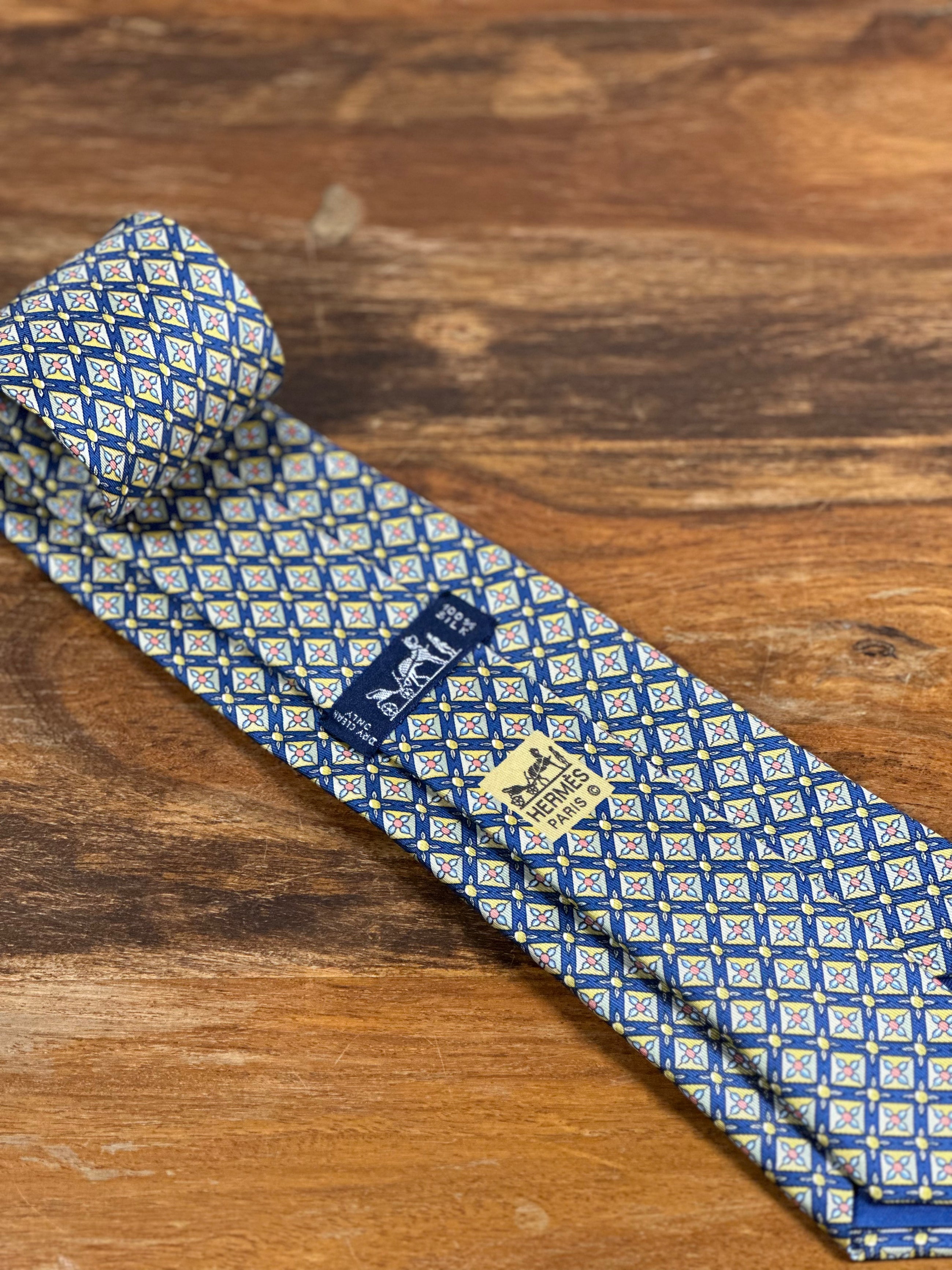 Corbata Hermés azul