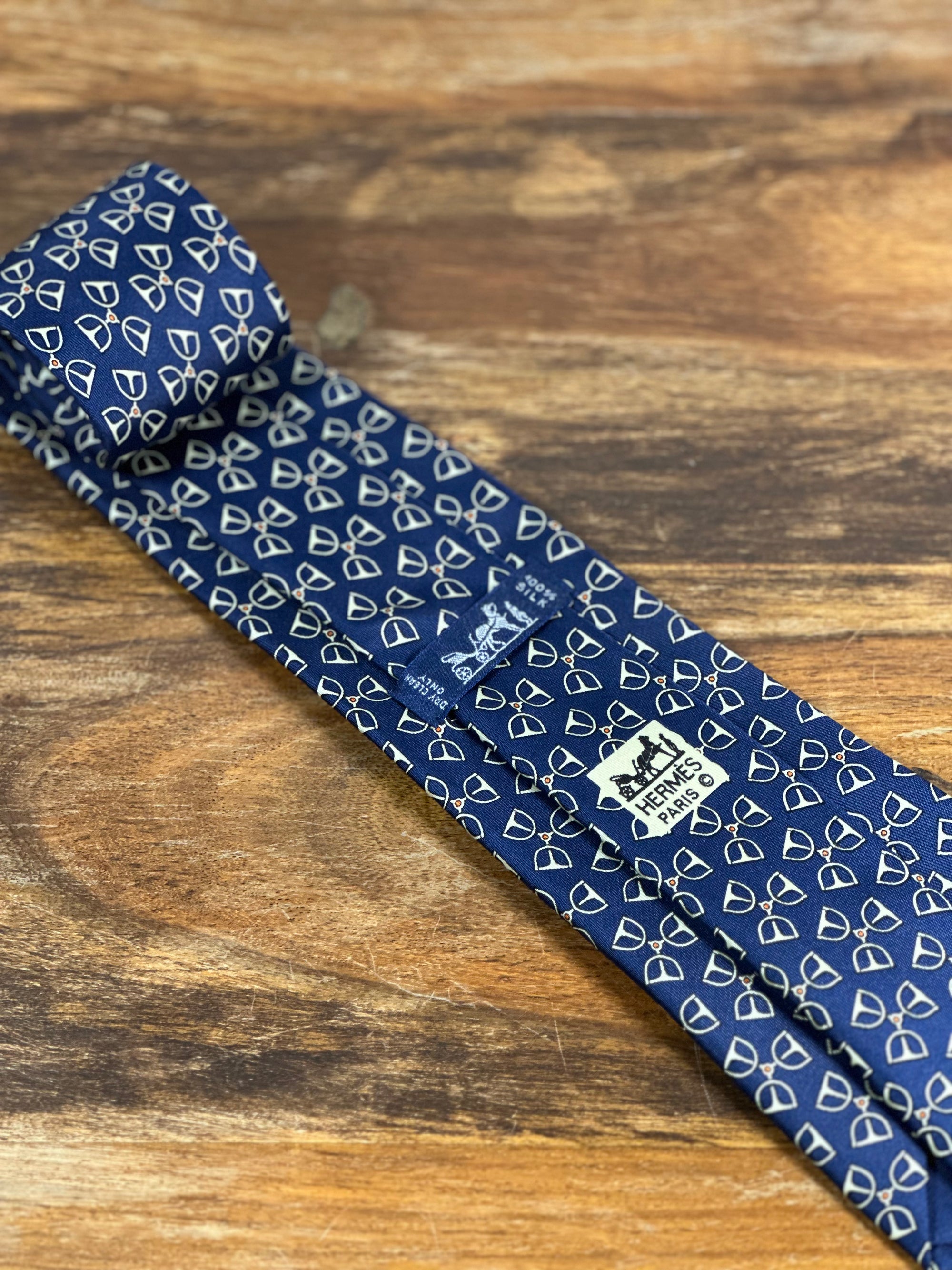 Corbata Hermés azul