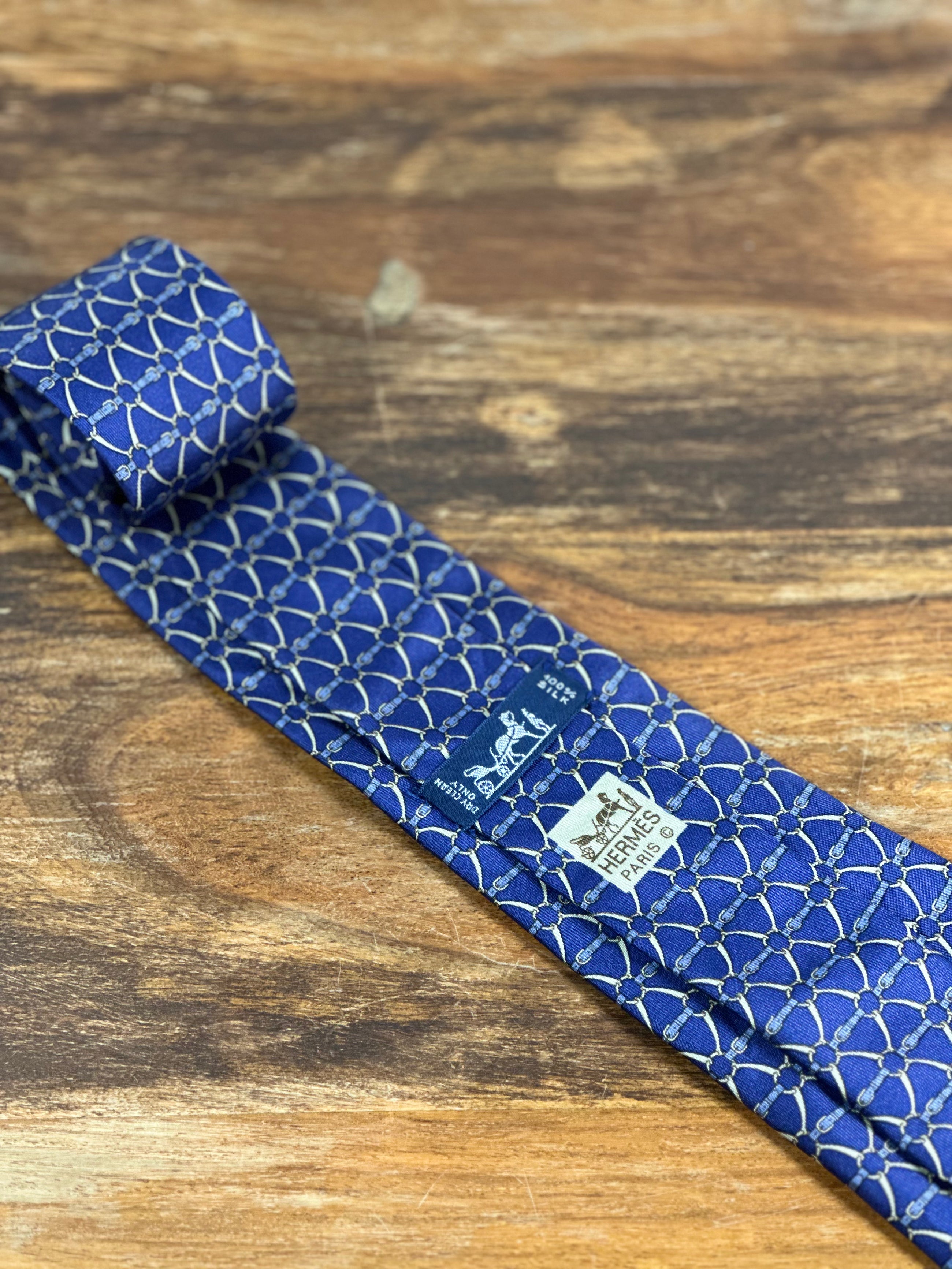 Corbata Hermés azul