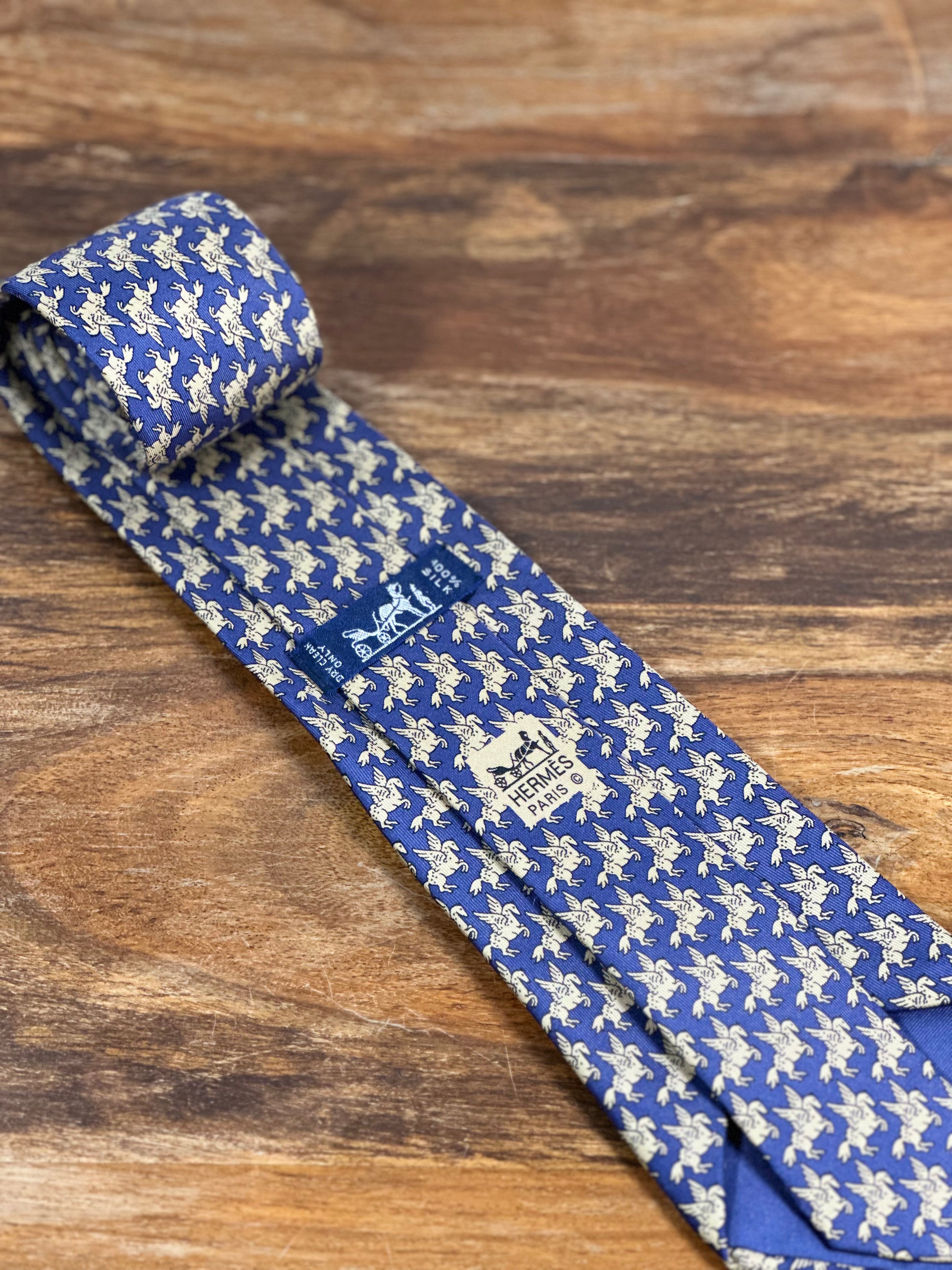 Corbata Hermés azul