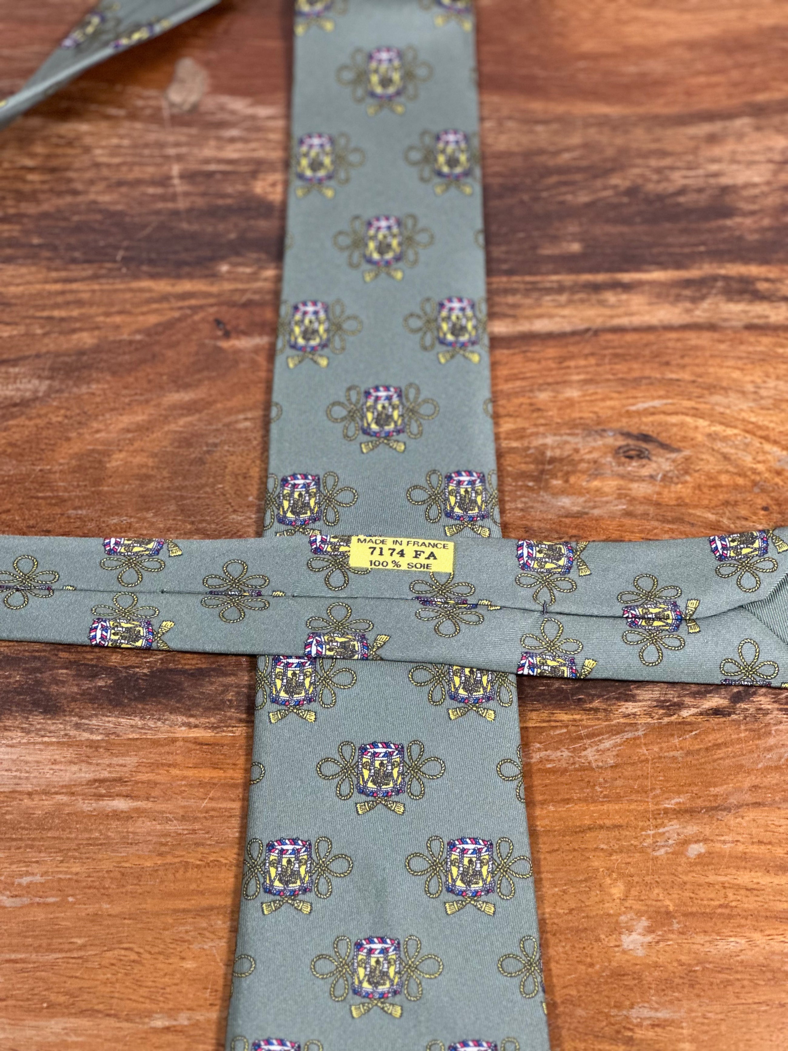 Corbata Hermés verde