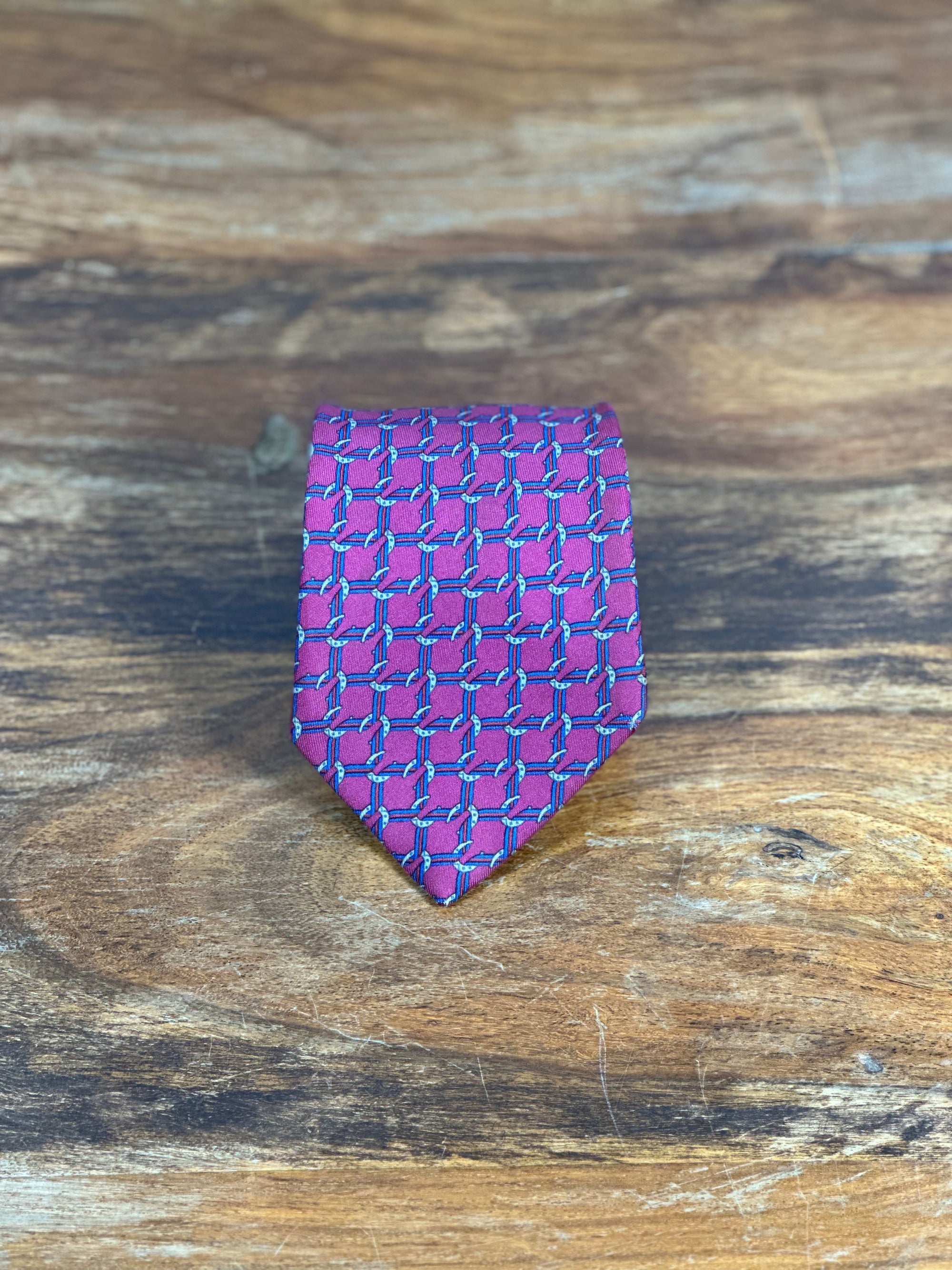 Corbata Hermés burdeos