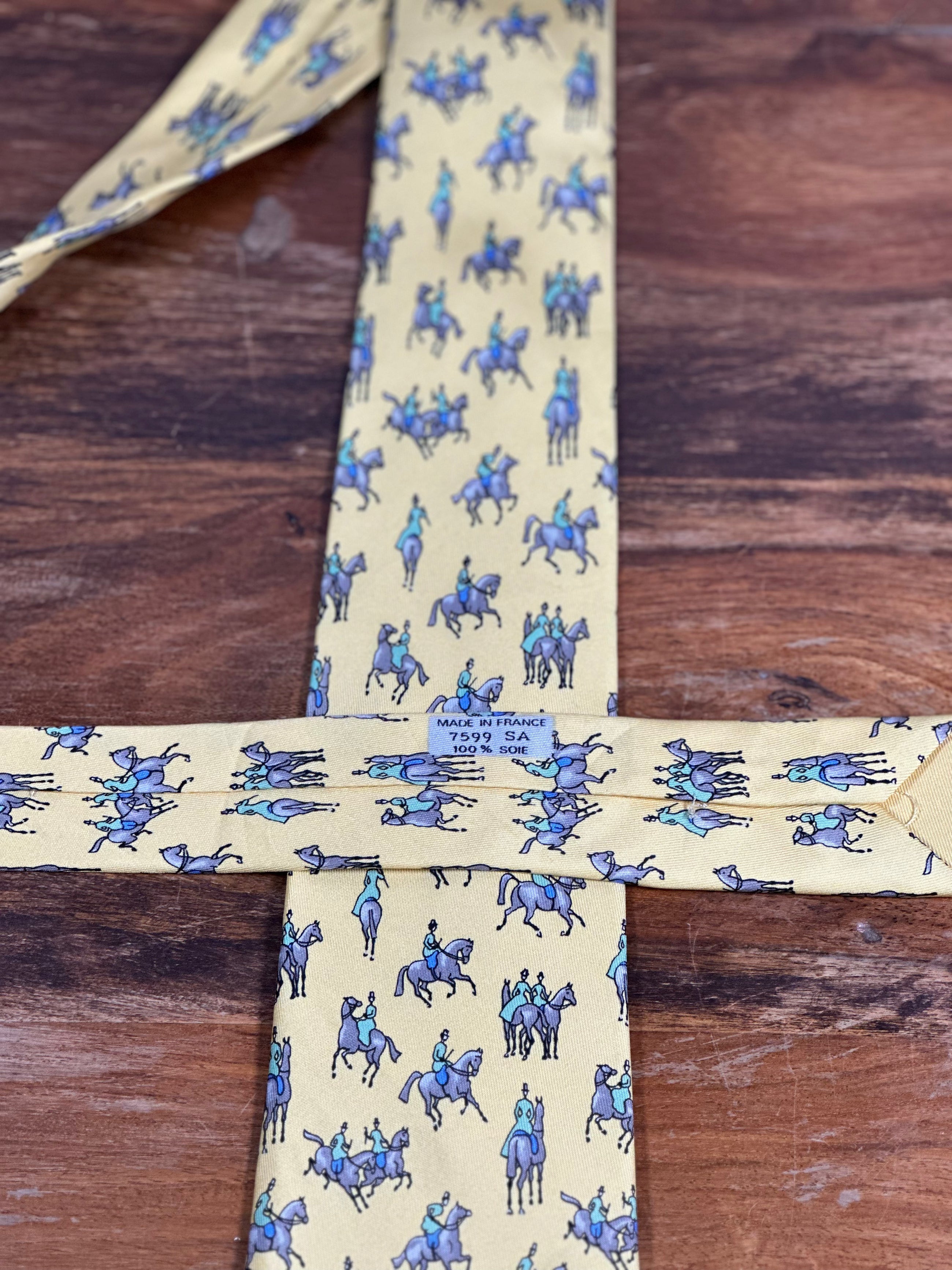 Corbata Hermés amarilla