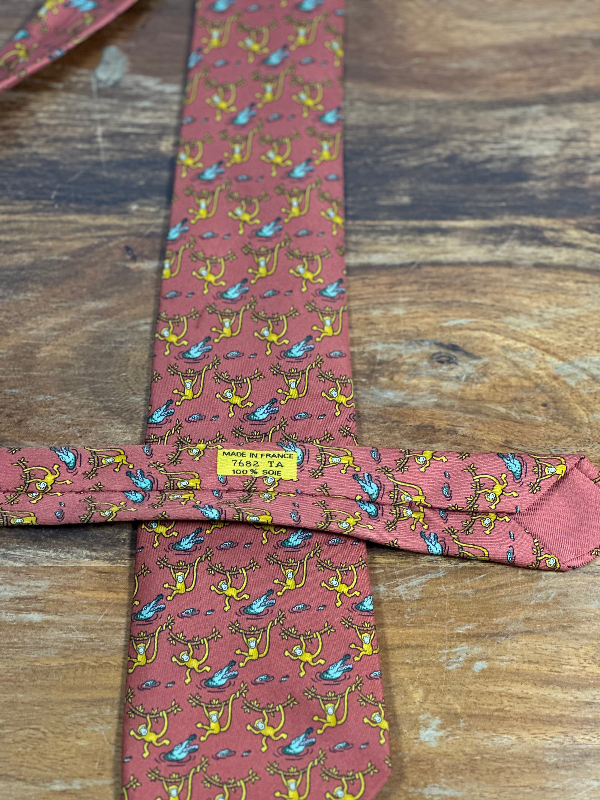 Corbata Hermés roja