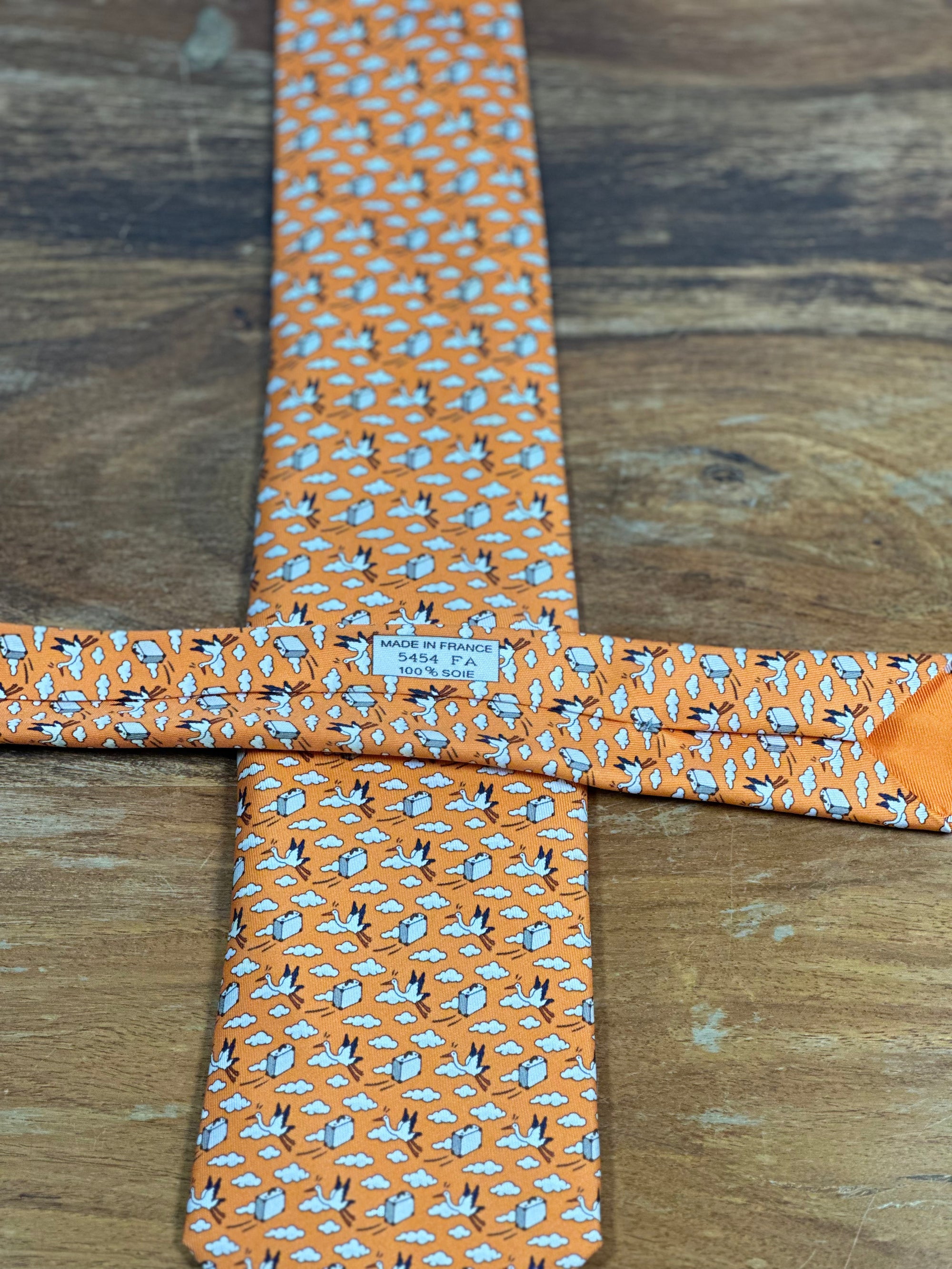 Corbata Hermés naranja