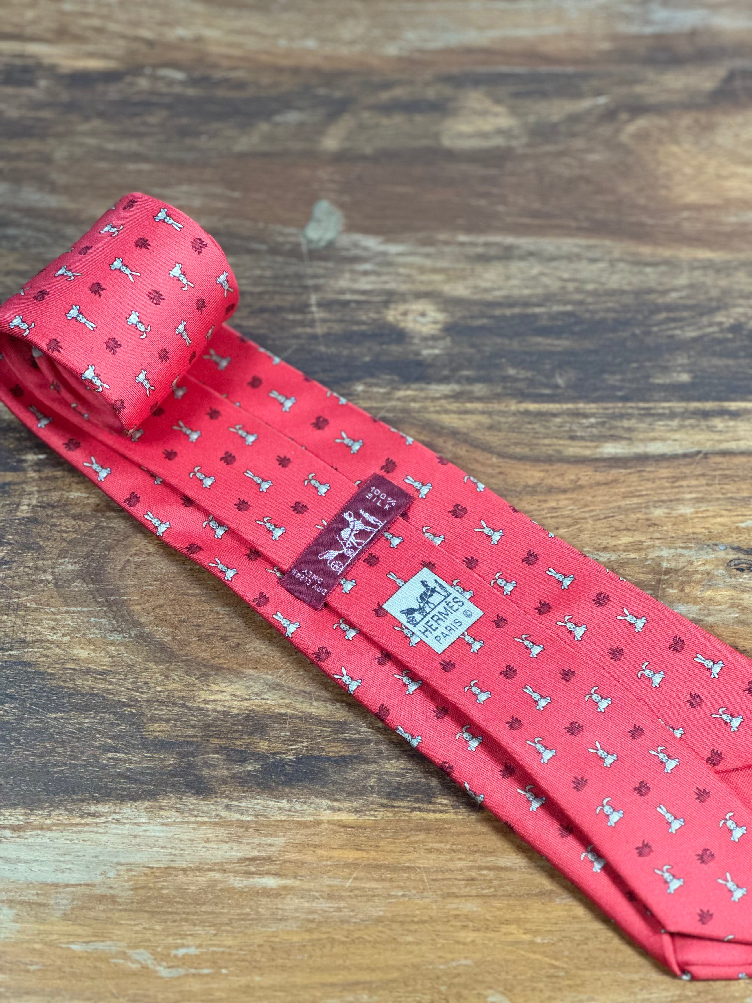Corbata Hermés roja