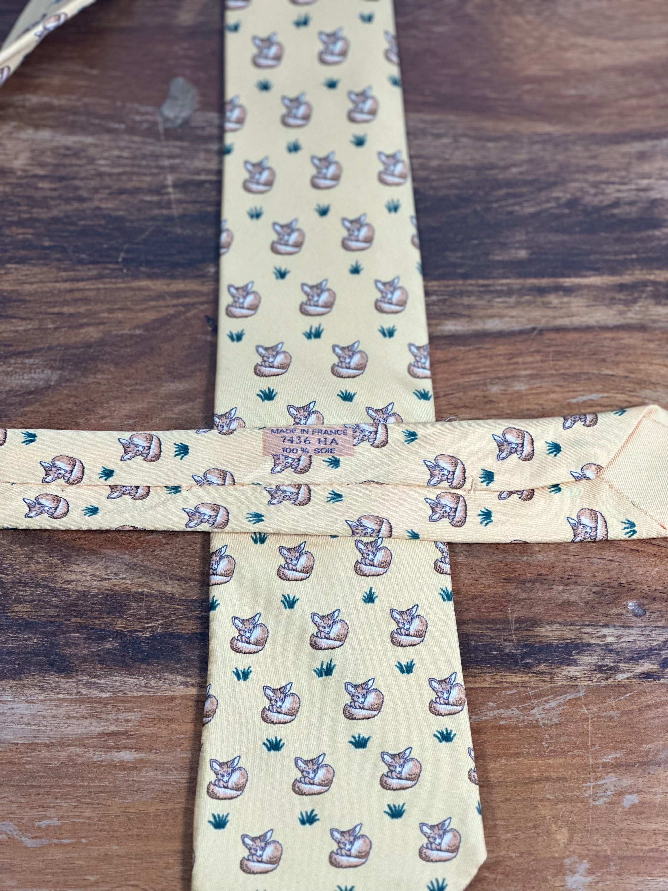 Corbata Hermés amarilla