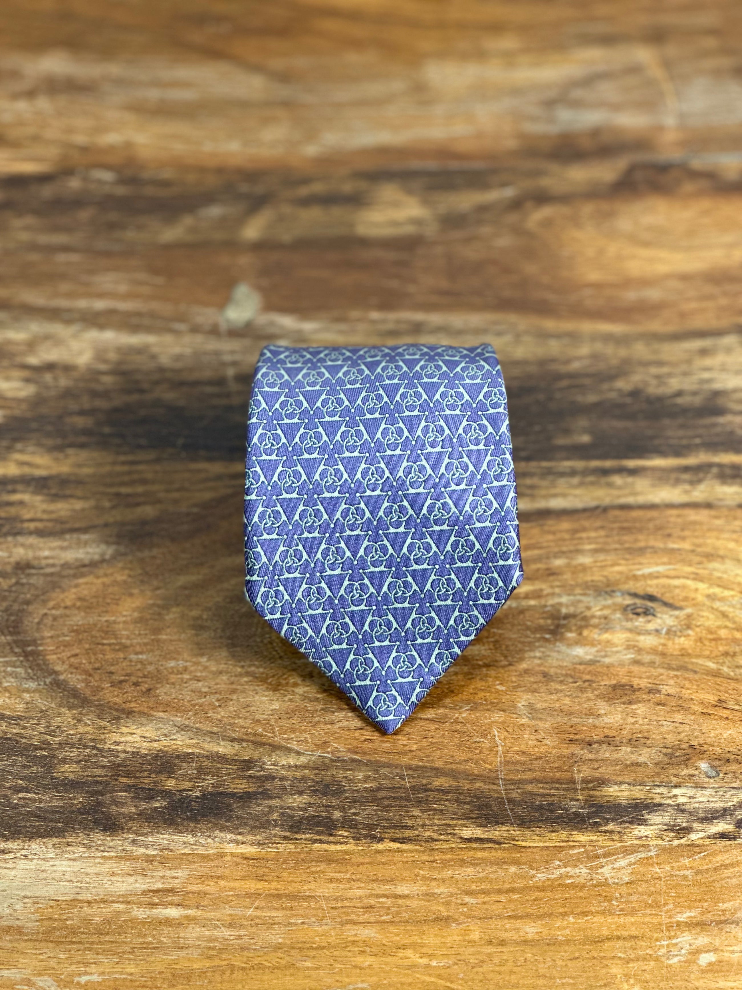 Corbata Hermés morada